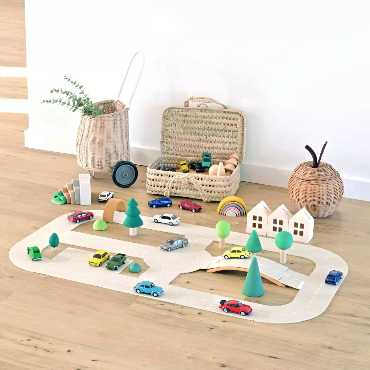 Garage et circuits pour voitures miniatures