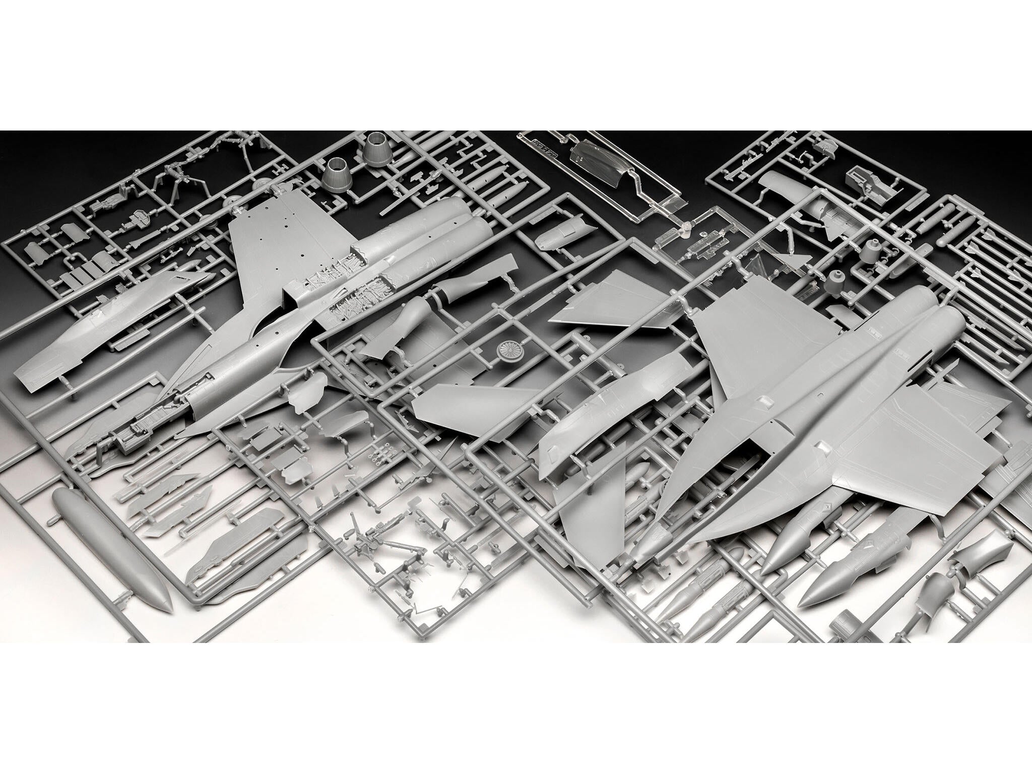 Maquette avion Revell 03864 Maverick's F/A-18E Super Hornet "Top Gun"