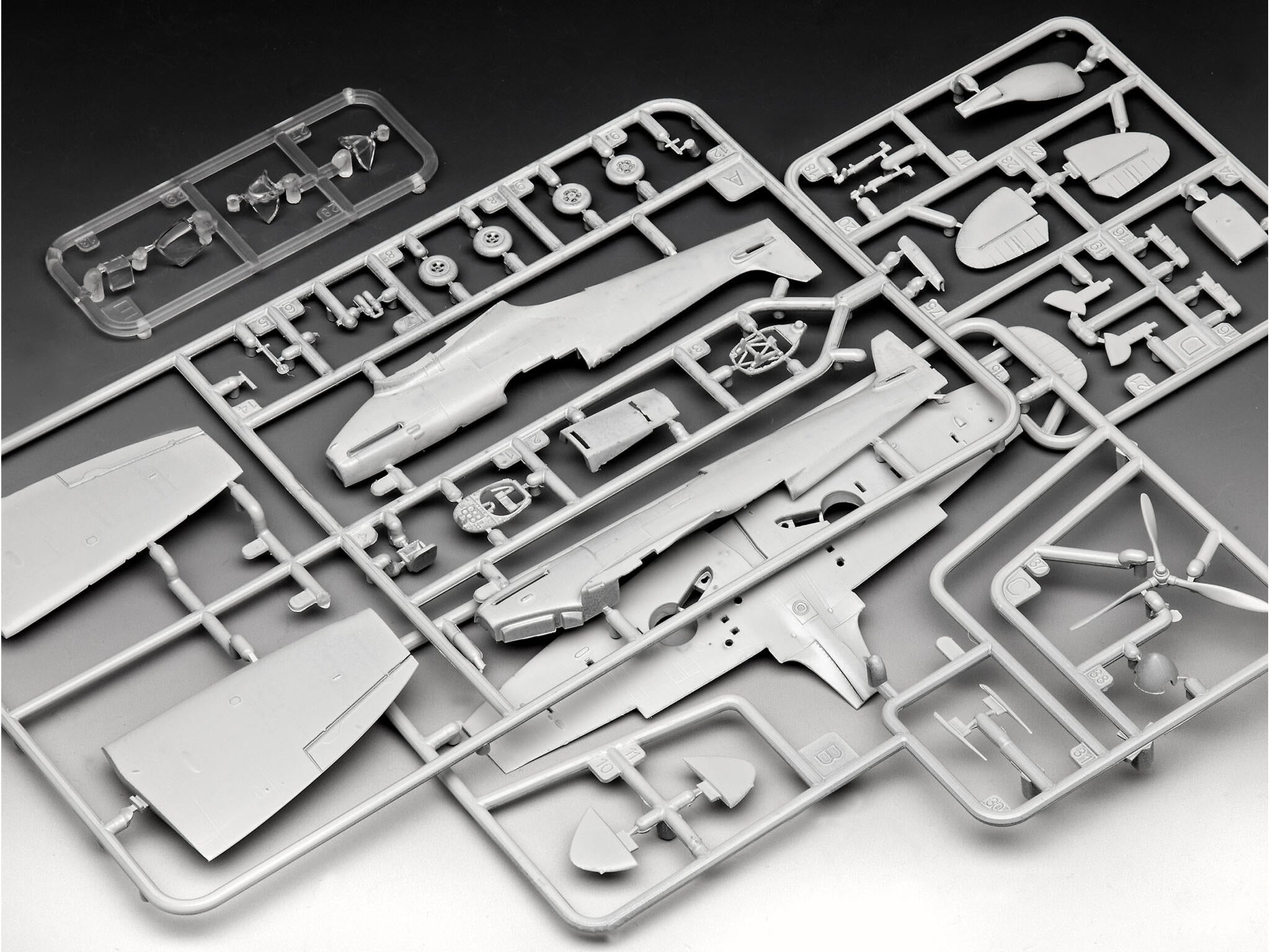 Maquette avion Revell 03953 Spitfire MK.IIA