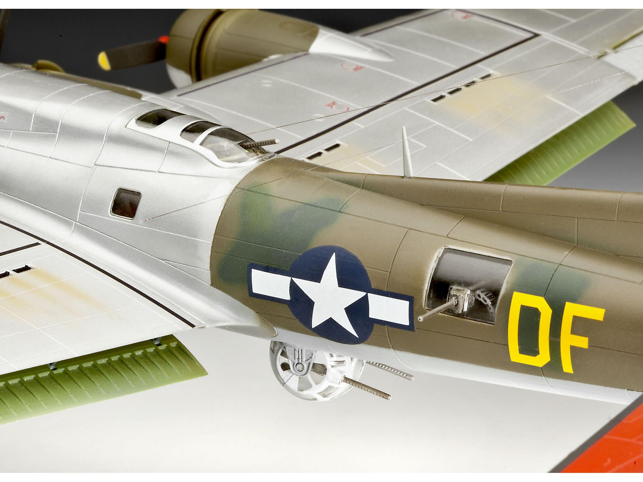Maquette avion Revell 04283 B-17G Forteresse volante