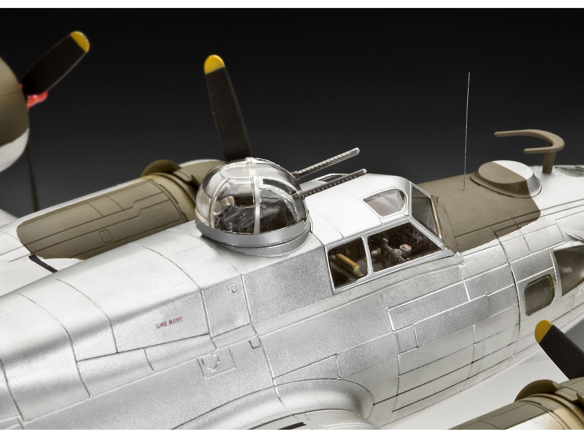 Maquette avion Revell 04283 B-17G Forteresse volante