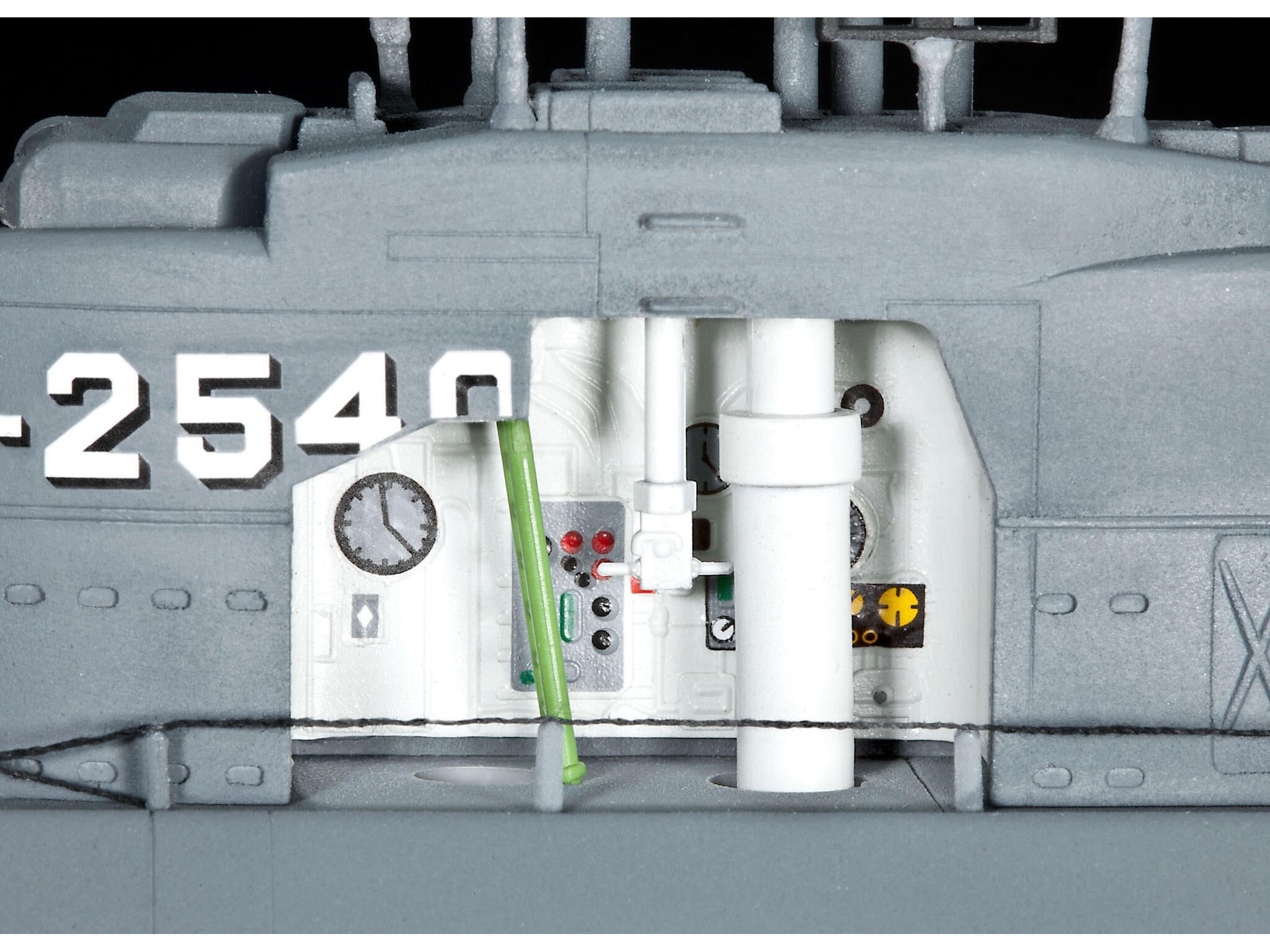 Maquette sous marin Revell 05078 U-BOAT TYP XXI U 2540 avec intérieur
