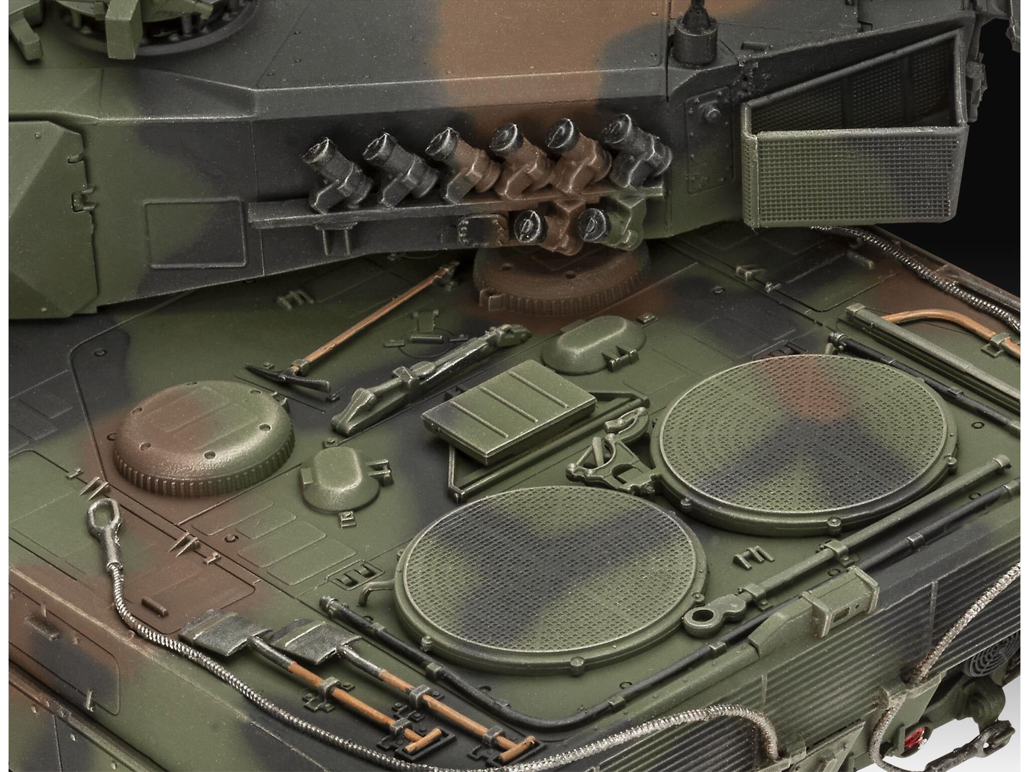 Maquette militaire Revell 05631 Leopard 2A6MA2" 70 ans Exclusive Edi avec accessoires de base