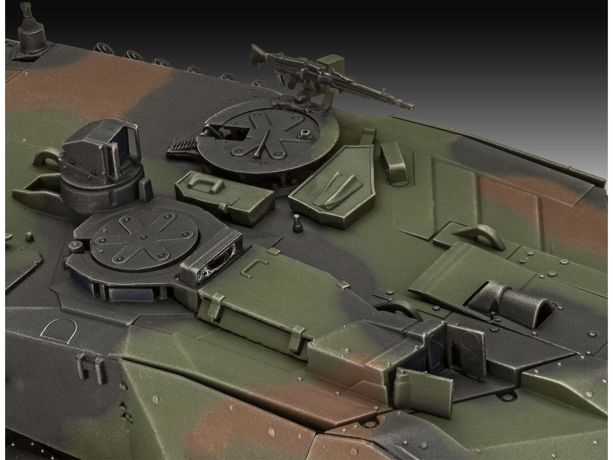 Maquette militaire Revell 05631 Leopard 2A6MA2" 70 ans Exclusive Edi avec accessoires de base