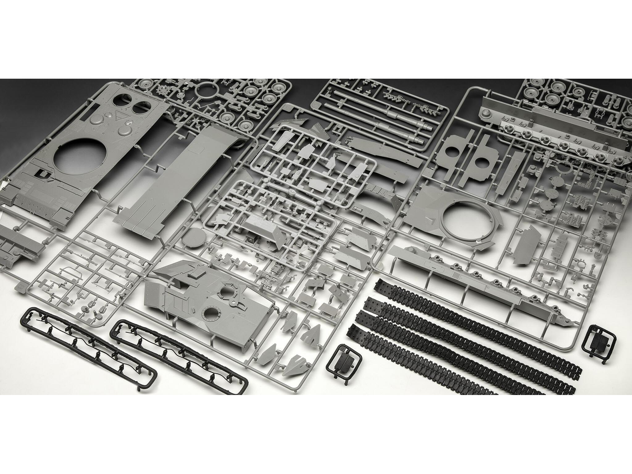 Maquette militaire Revell 05631 Leopard 2A6MA2" 70 ans Exclusive Edi avec accessoires de base