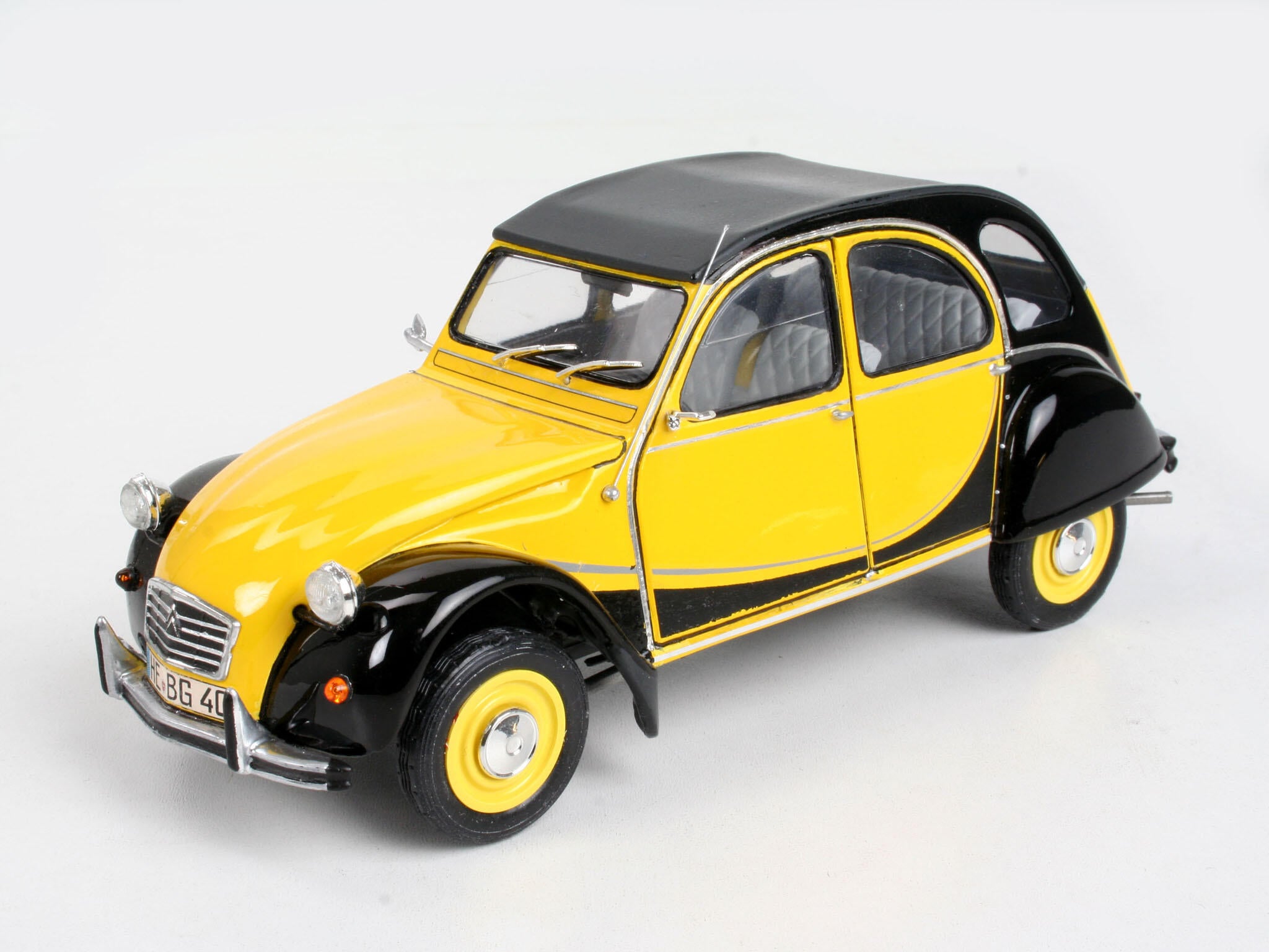 Maquette voiture Revell 07095 Citroen 2CV "Charleston"