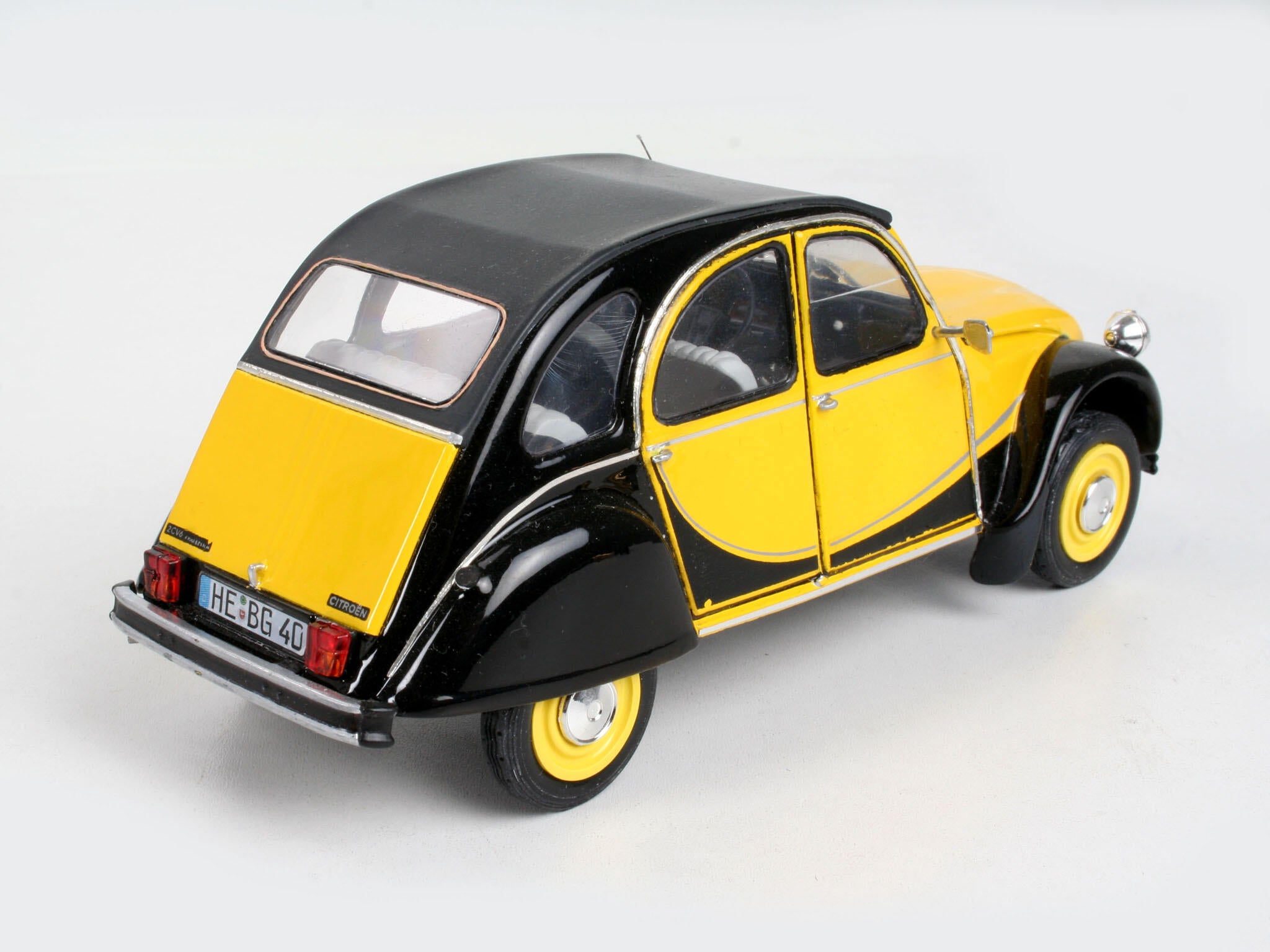 Maquette voiture Revell 07095 Citroen 2CV "Charleston"