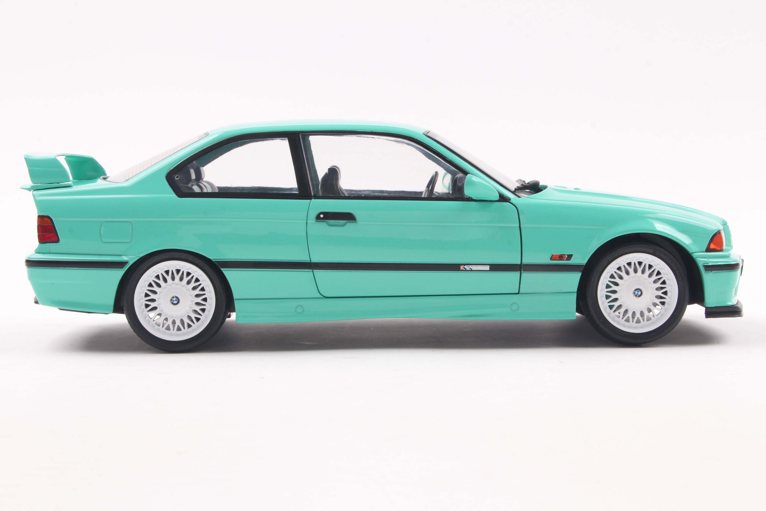 Solido S1803917 Voiture miniature collection 1/18 BMW M3 Coupe jaune dakar 1991 - Breizh Modélisme.