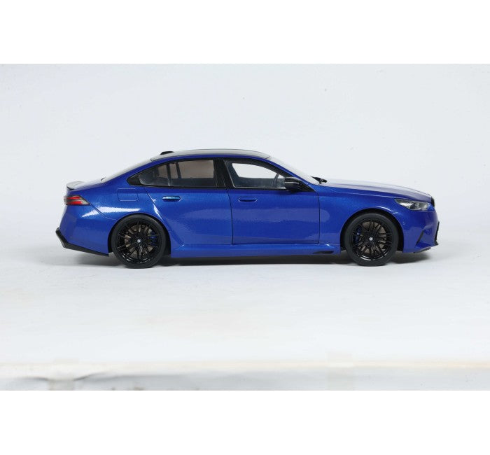 Solido S1814703 Voiture miniature collection 1/18 BMW M5 Bleu Marina Bay 2025 - Breizh Modélisme.