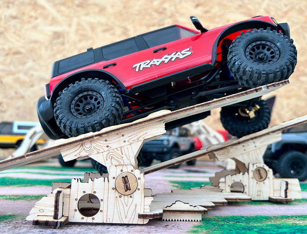Kit de démarrage circuit 1/18 et 1/24 RC Crawler park avec 5 obstacles