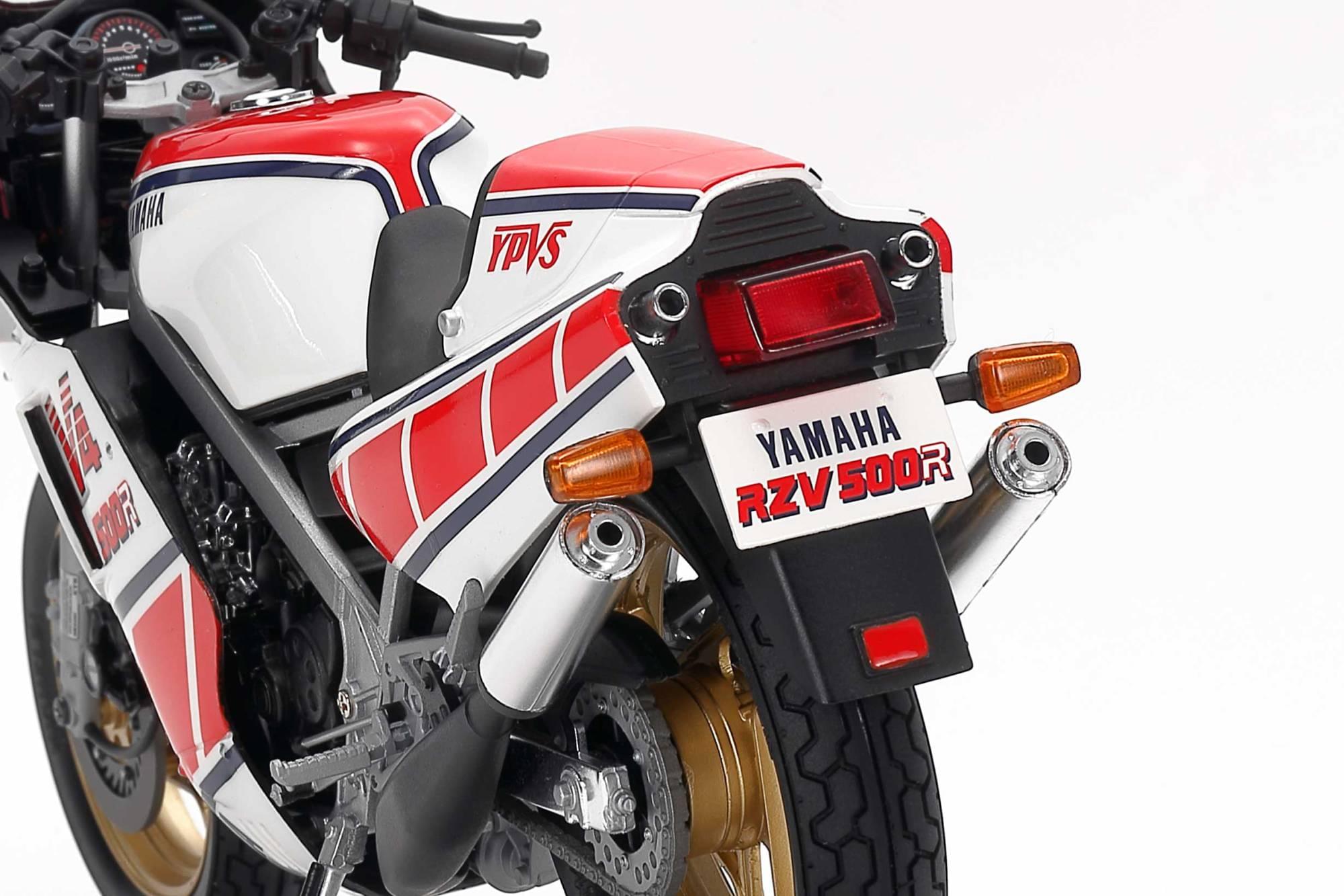 Maquette moto Yamaha RZV 500R 1/12 - Tamiya 14037 - Breizh Modélisme.