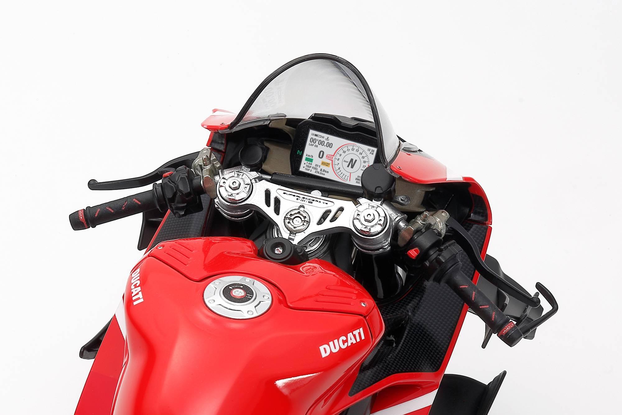 Maquette moto Ducati Superleggera V4 + kit course Tamiya 14143