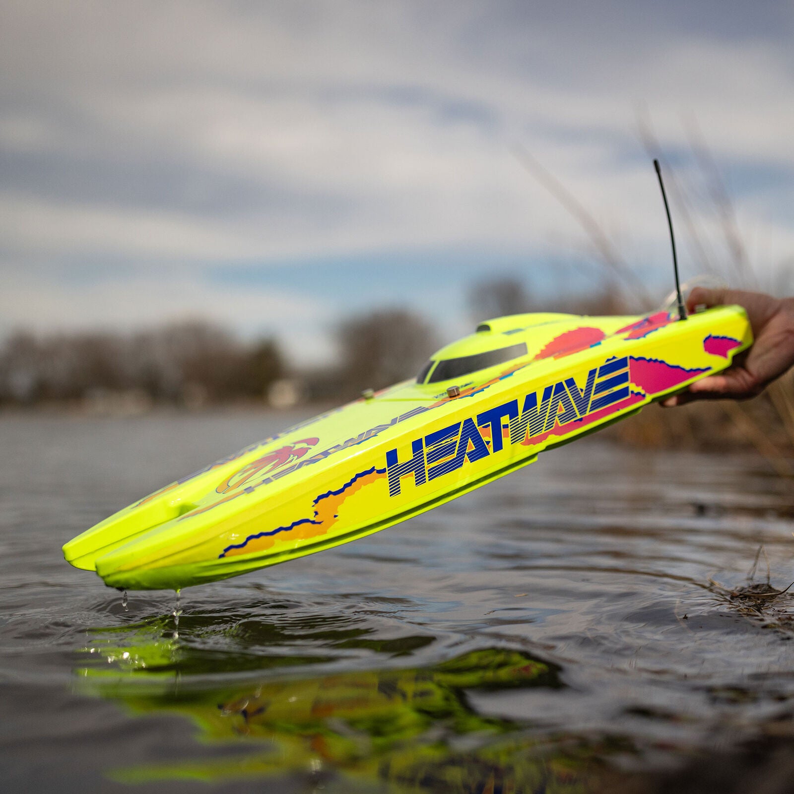 Catamaran Blackjack 24 V2 Brushless RTR - PRB08049T1"