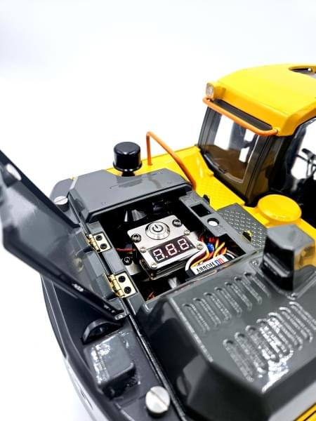 Fm-electrics 1681-3 Pelle Volvo entièrement métallique hydraulique + flèche réglable 1:14 - Breizh Modélisme.