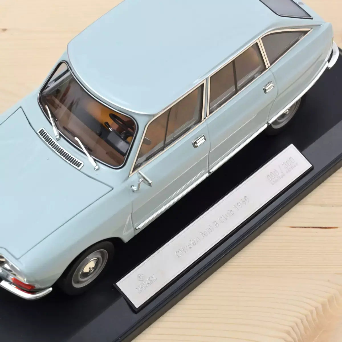 Voiture miniature collection 1/18 Citroën Ami 8 Club 1969 Bleu Thasos (300pcs) Norev 181669