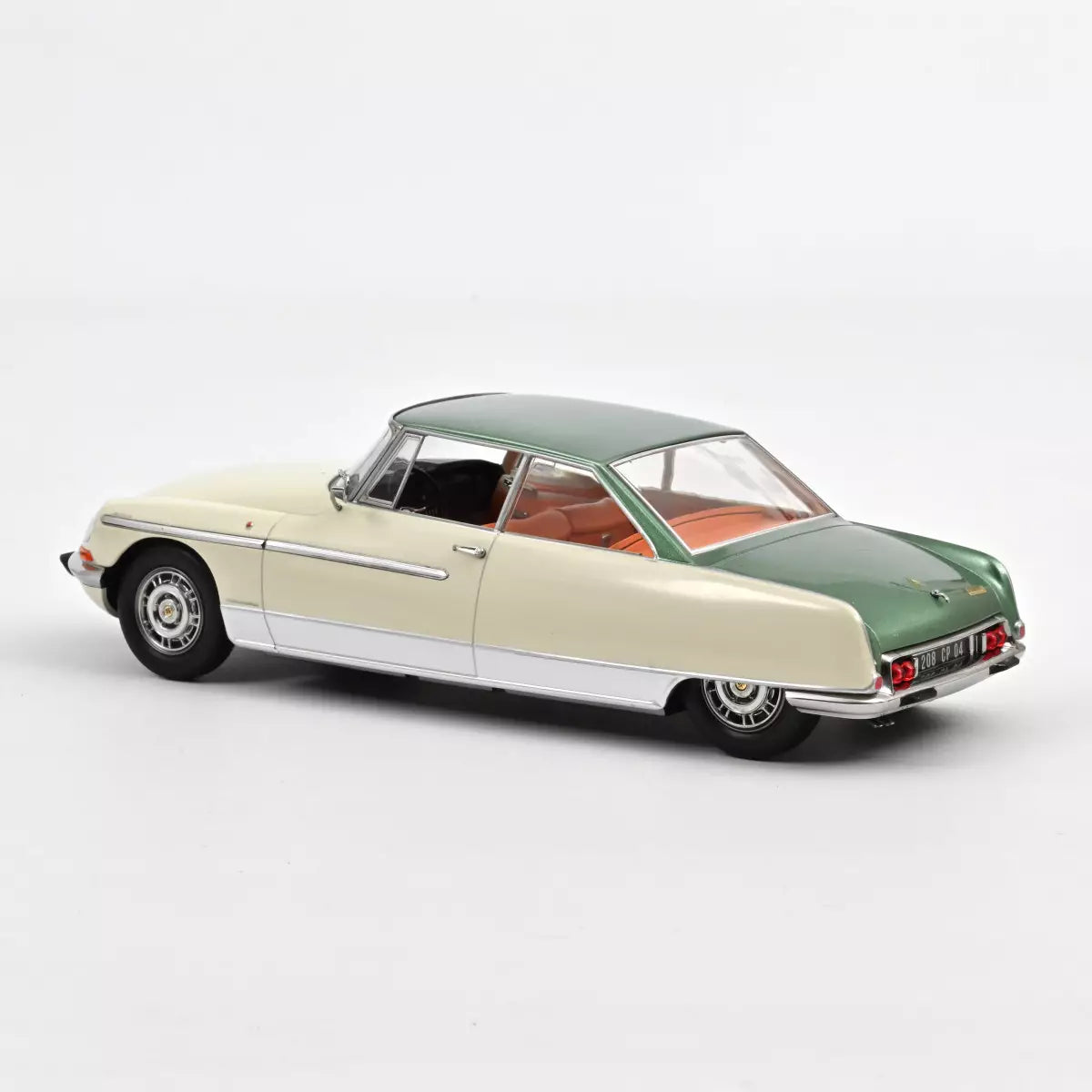 Voiture miniature collection 1/18 Citroën DS 21 Le Léman 1968 Ivoire et Vert métallisé Norev 181751