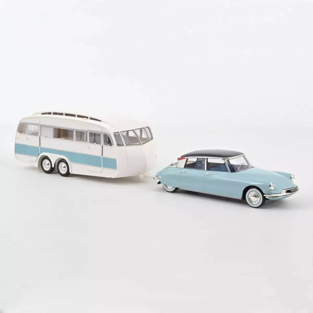 Voiture miniature collection 1/18 Citroën DS 19 1959 Nuage Bleu et Violet + Caravane Hénon Norev 181760