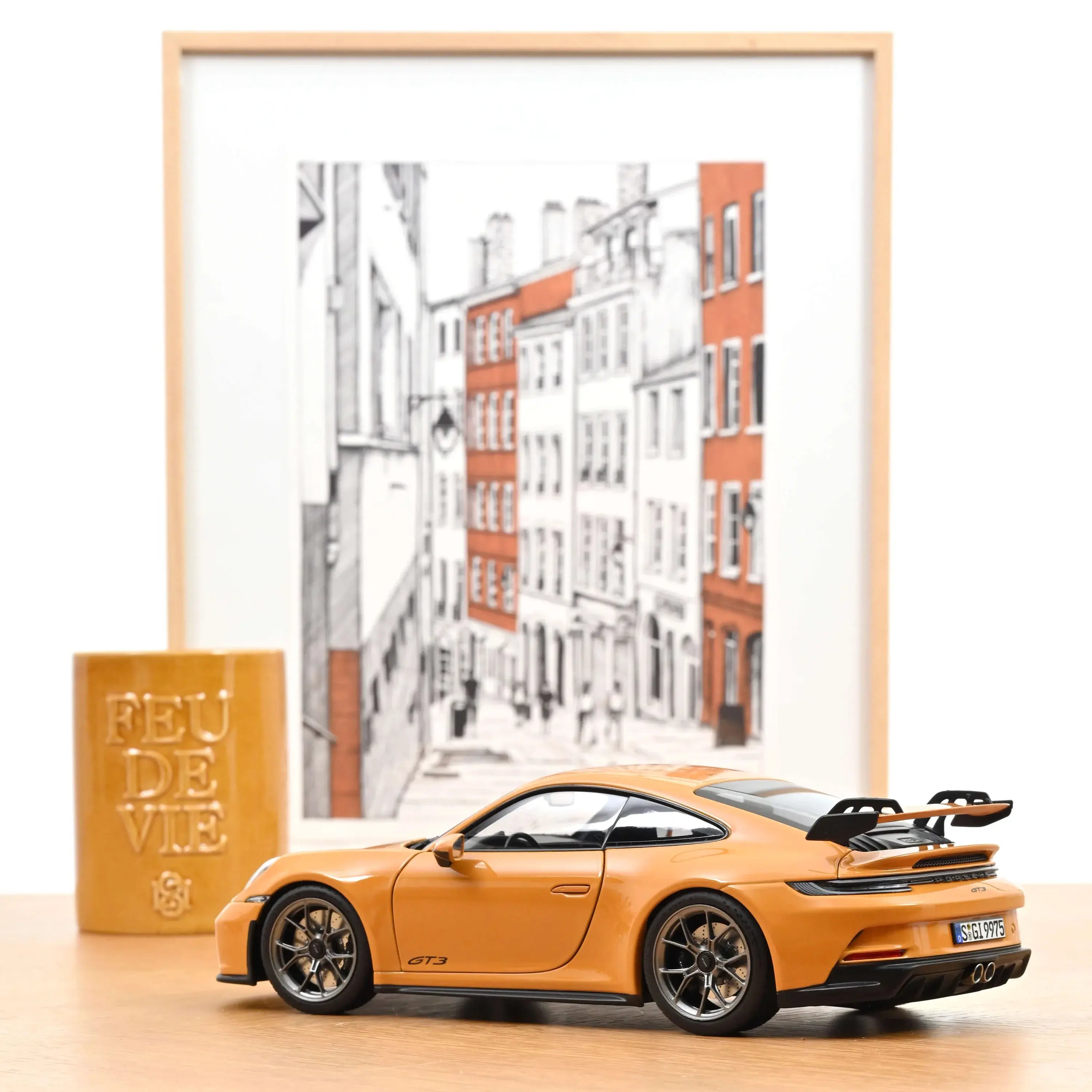 Voiture miniature collection 1/18 Porsche 911 GT3 2021 Jaune Bahama Norev 187387 - Breizh Modélisme.