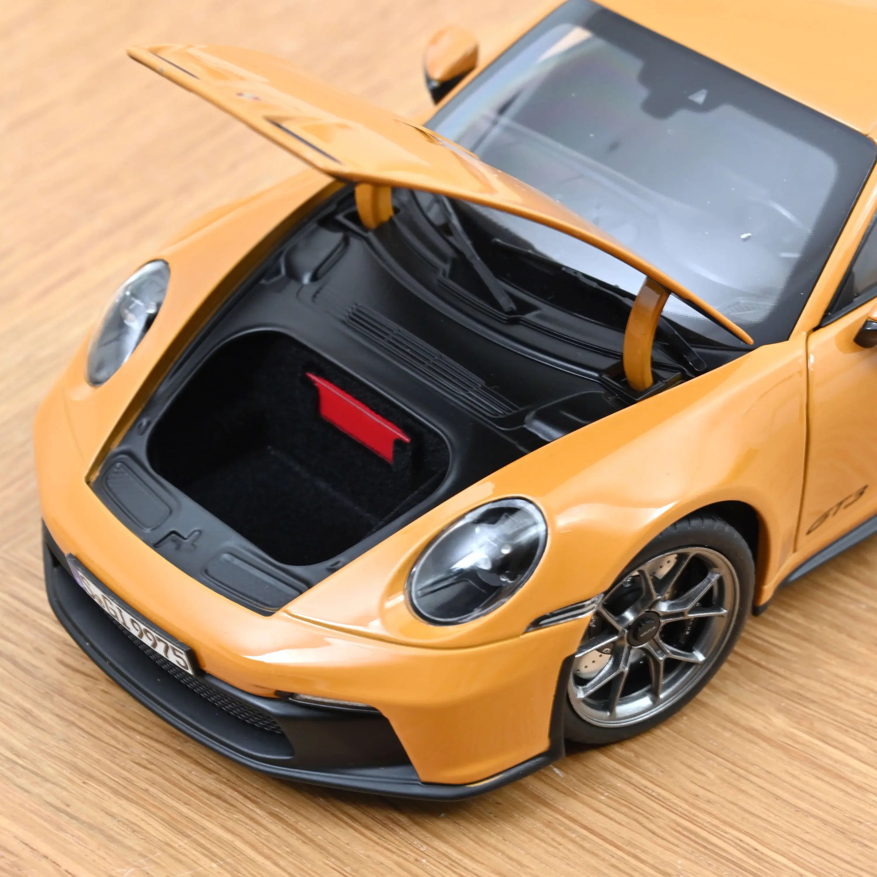 Voiture miniature collection 1/18 Porsche 911 GT3 2021 Jaune Bahama Norev 187387 - Breizh Modélisme.