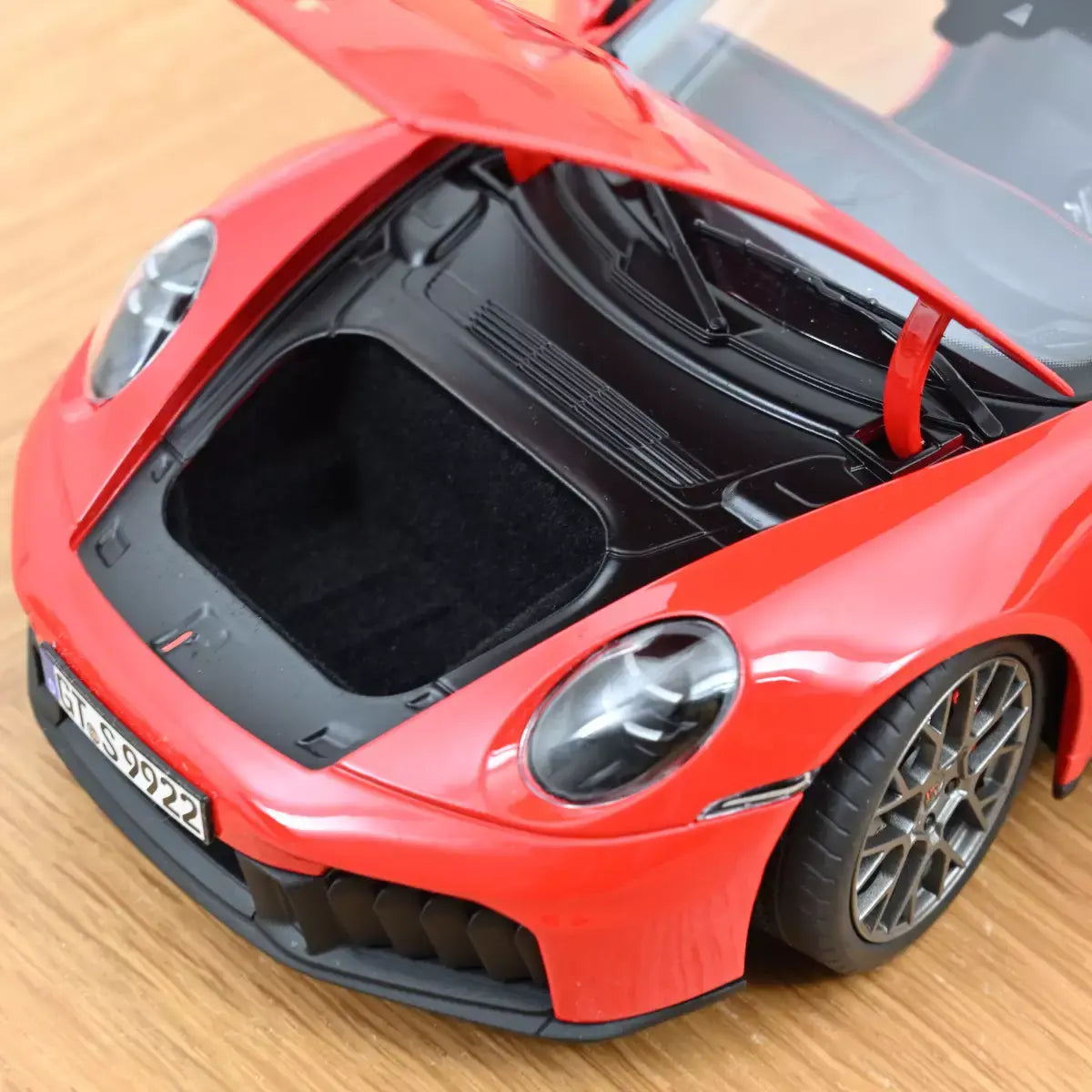 Voiture miniature collection 1/18 Porsche 911 Carrera 2025 Rouge Indien Norev 187171