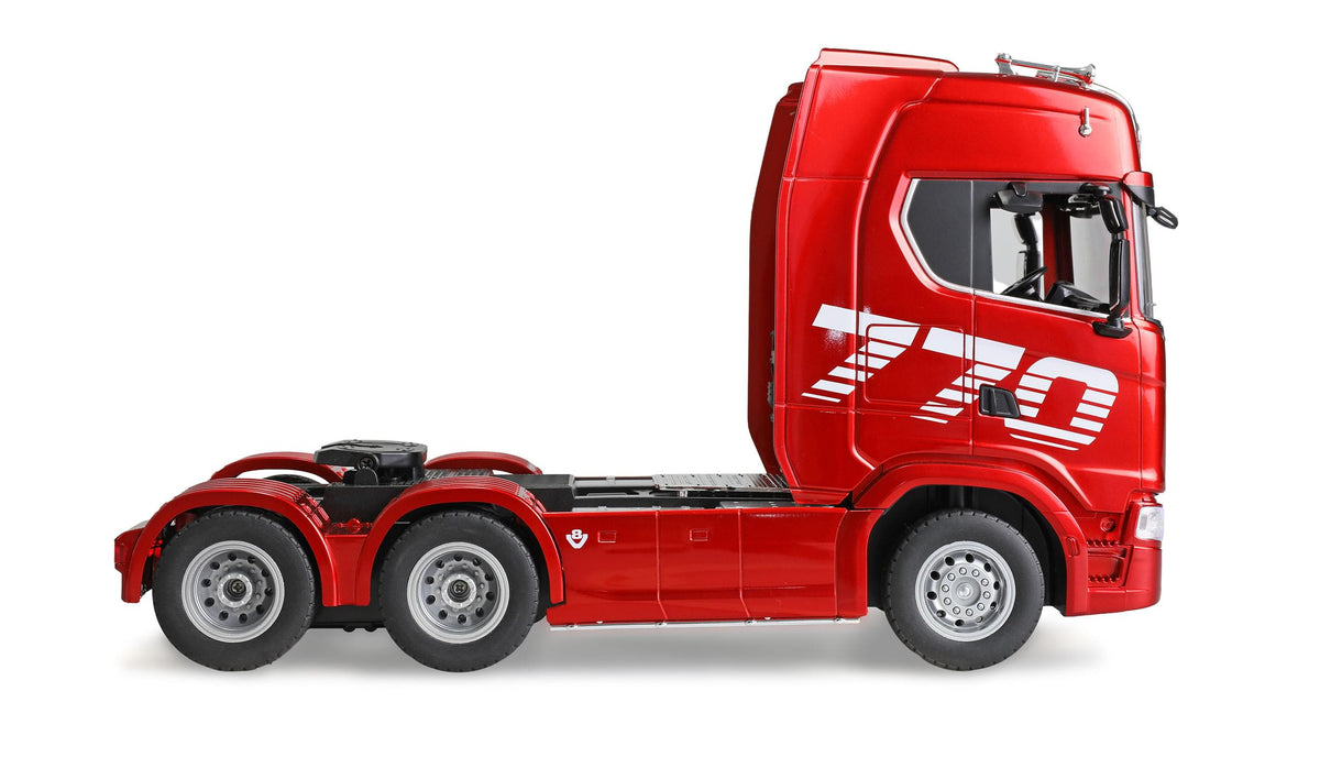 Amewi Scania 770S rouge 1/24 avec remorque porte-engins RC - Breizh Modélisme.