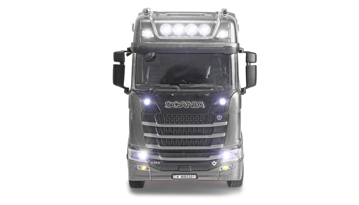 Amewi Scania 770S RC 1/24 gris avec remorque porte-engins (Copie) - Breizh Modélisme.