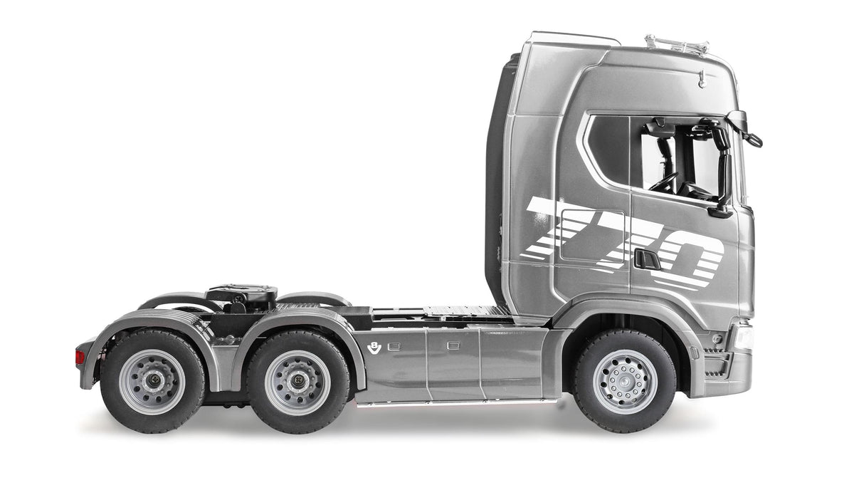 Amewi Scania 770S RC 1/24 gris avec remorque porte-engins (Copie) - Breizh Modélisme.