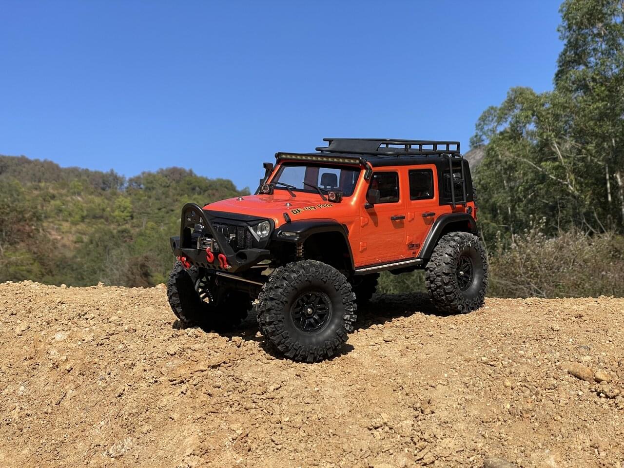 DF Models Crawler RC SDF-04S PRO 1/10 Scale rouge – Brushless RTR 3225 - Breizh Modélisme.