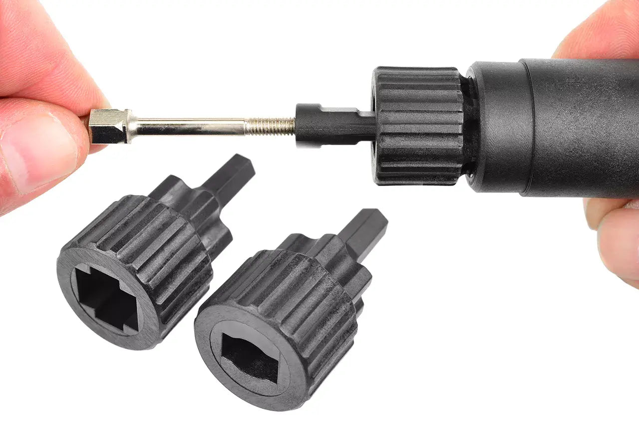 Coffret de 16 outils pour voiture télécommandée - C-16250 - Breizh Modélisme.