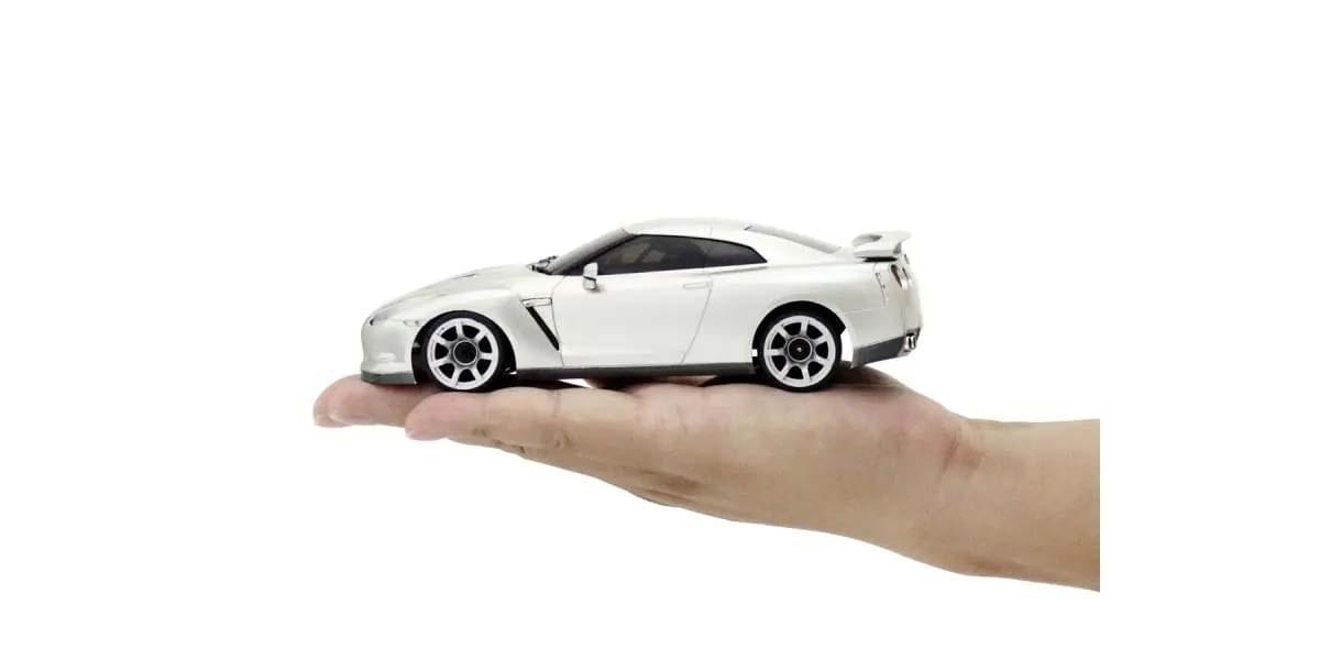 Kyosho First Mini-Z 1:28 Nissan GT-R R35 Silver - K.66608A - Breizh Modélisme.