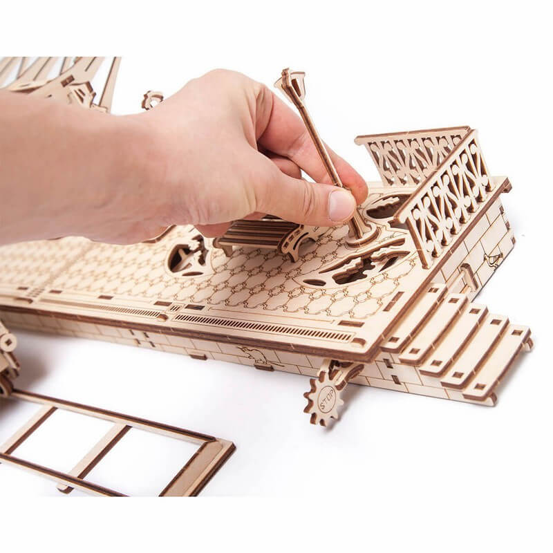 Perron de gare - Puzzle 3d Mécanique en bois - Ugears 70013