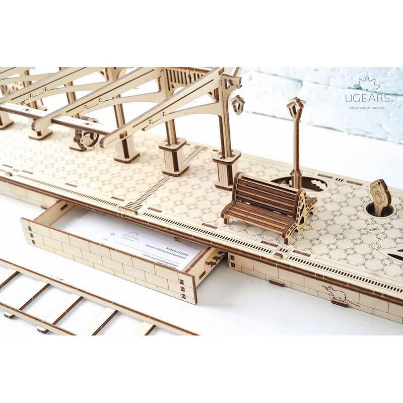 Perron de gare - Puzzle 3d Mécanique en bois - Ugears 70013