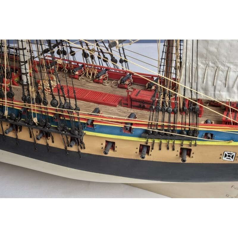 Maquette de bateau en bois 20173 Hermione Lafayette 1:72