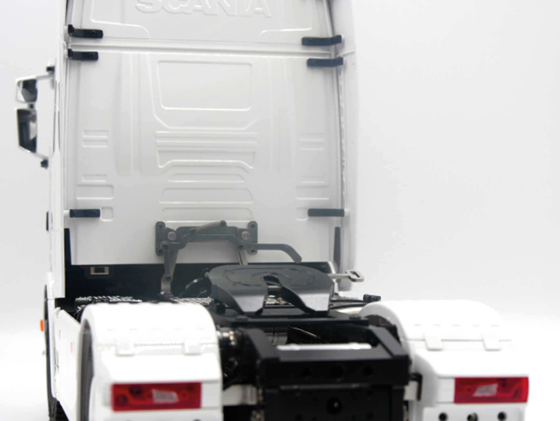FM Electrics Camion Scania 4x4 truck RTR 1:14 blanc - Breizh Modélisme.