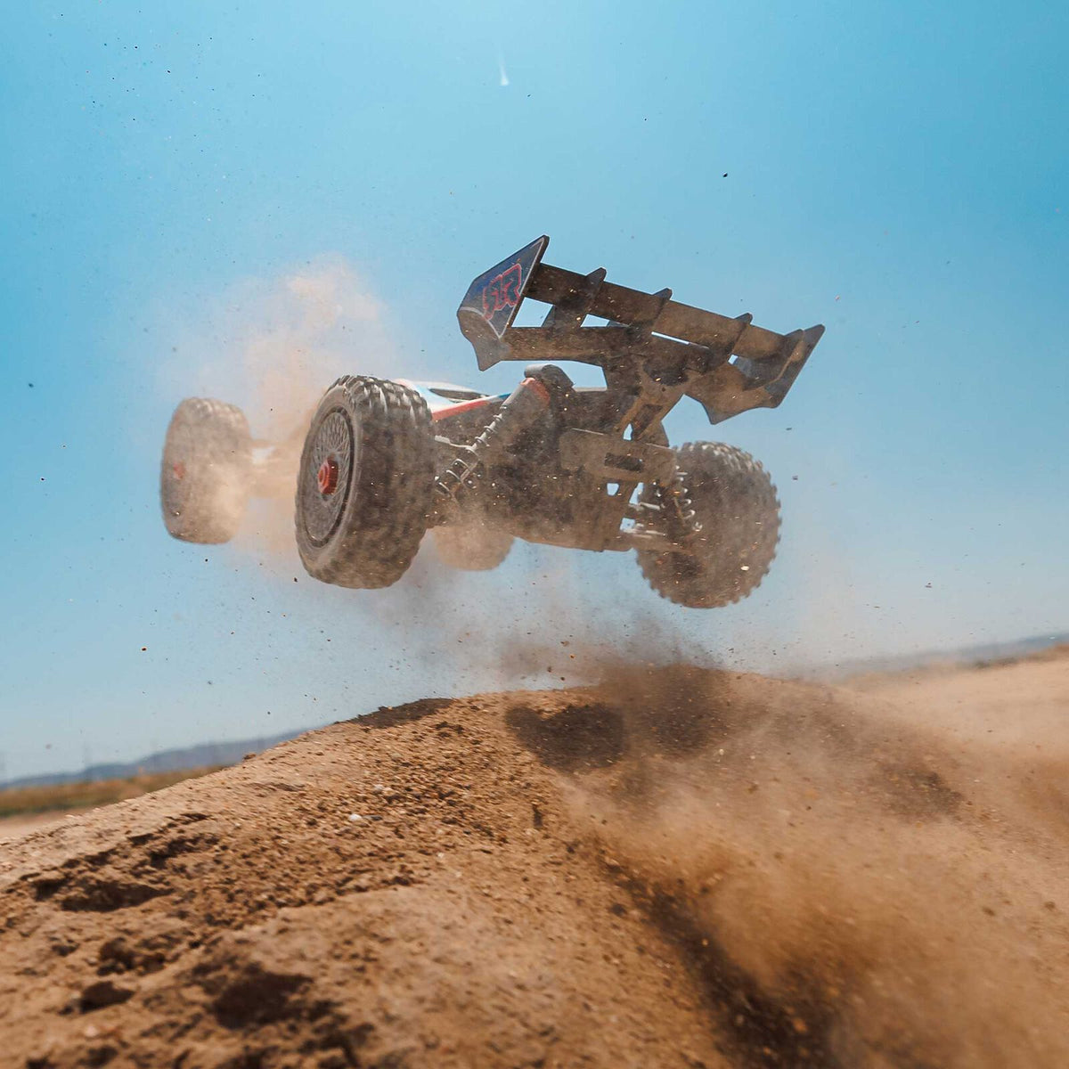 Arrma Buggy 4X4 Typhon brushless 223S BLX 1/8 avec DSC RTR rouge - ARA4306V4T3 - Breizh Modélisme.