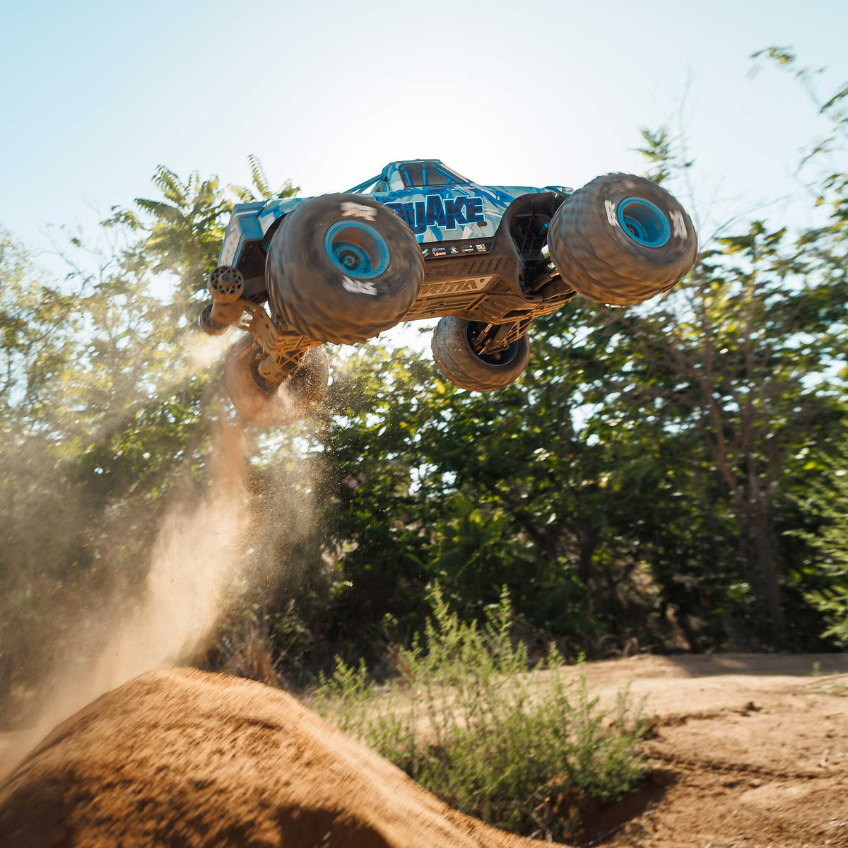 Monster truck RC ARRMA Quake 4S DSC 4x4 RTR 1/8 noir/perle – ARA4437T3 - Breizh Modélisme.