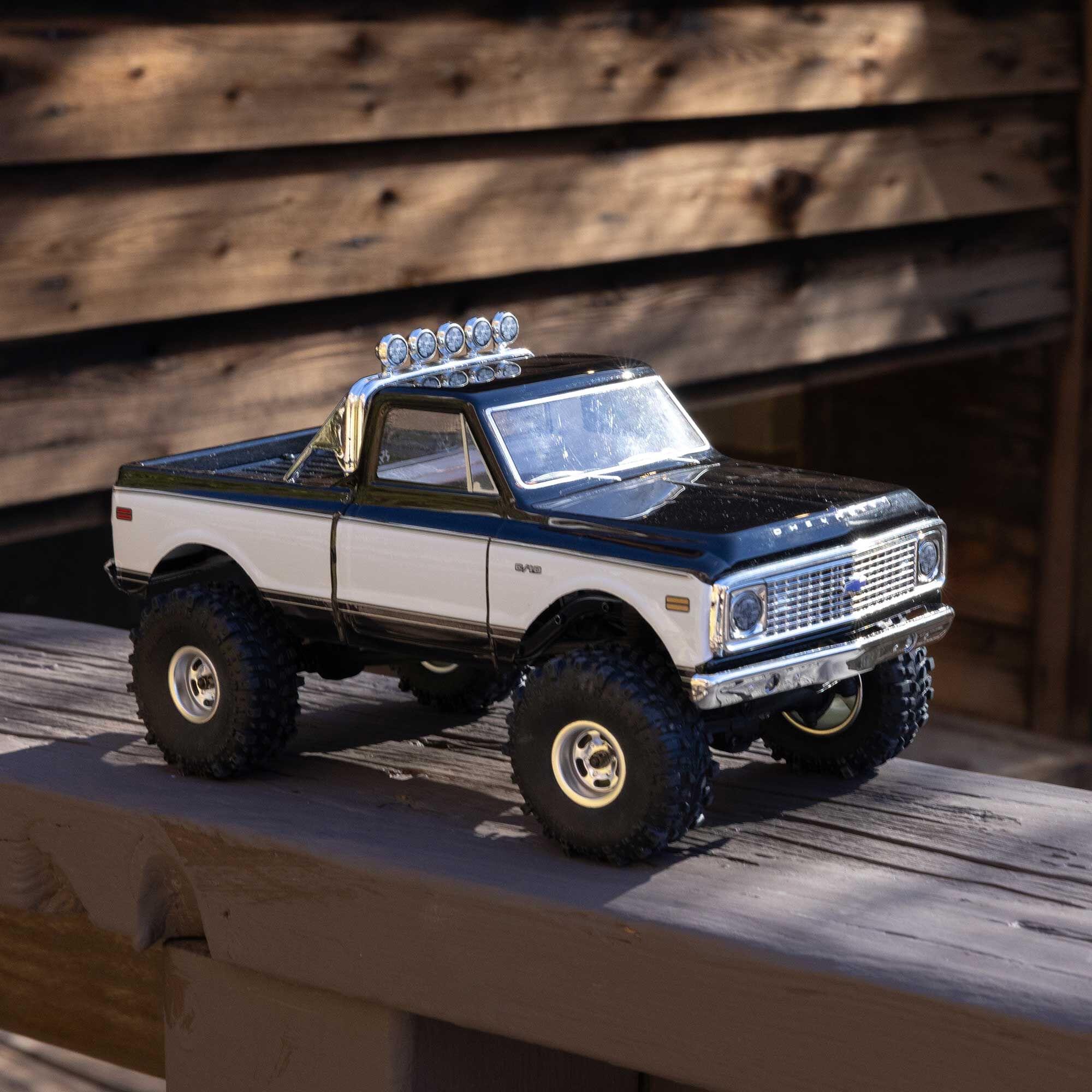 Crawler 1/24 SCX24 1967-1972 Chevrolet C10 4WD 4X4 RTR orange - Breizh Modélisme.