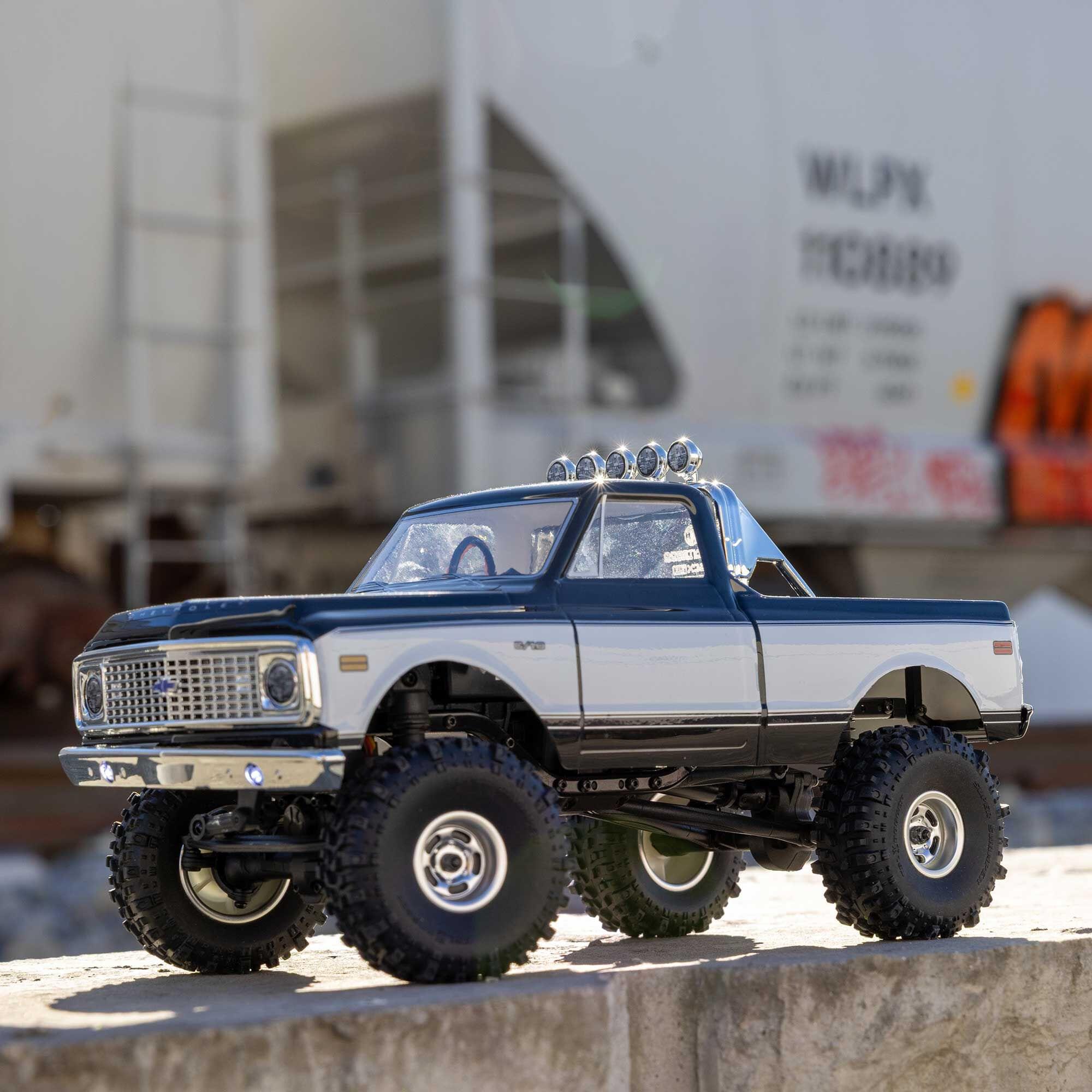 Crawler 1/24 SCX24 1967-1972 Chevrolet C10 4WD 4X4 RTR orange - Breizh Modélisme.