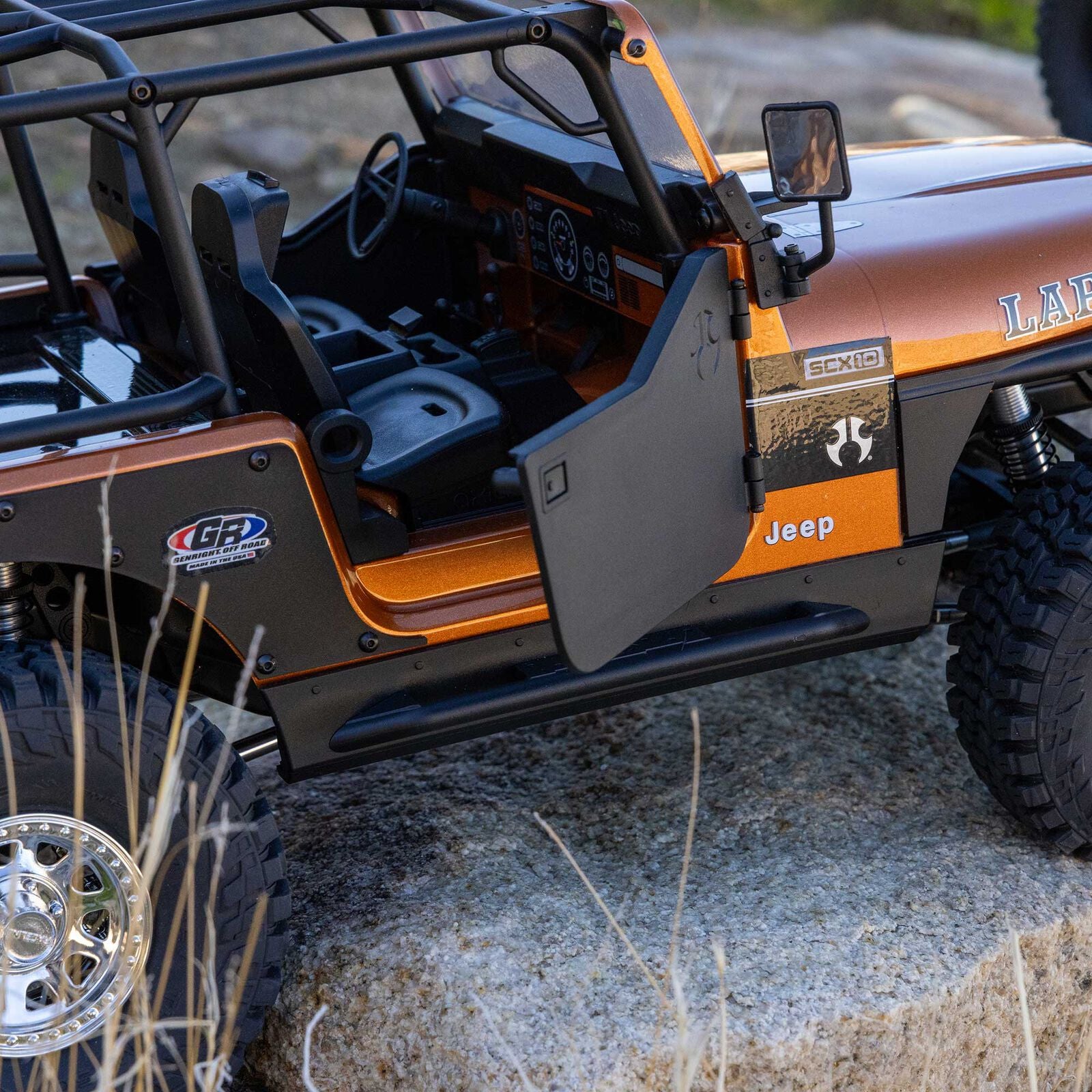 Crawler Axial 1/10 SCX10 III Jeep CJ-7 4WD charbon RTR - cuivre AXI03008V2T2 - Breizh Modélisme.