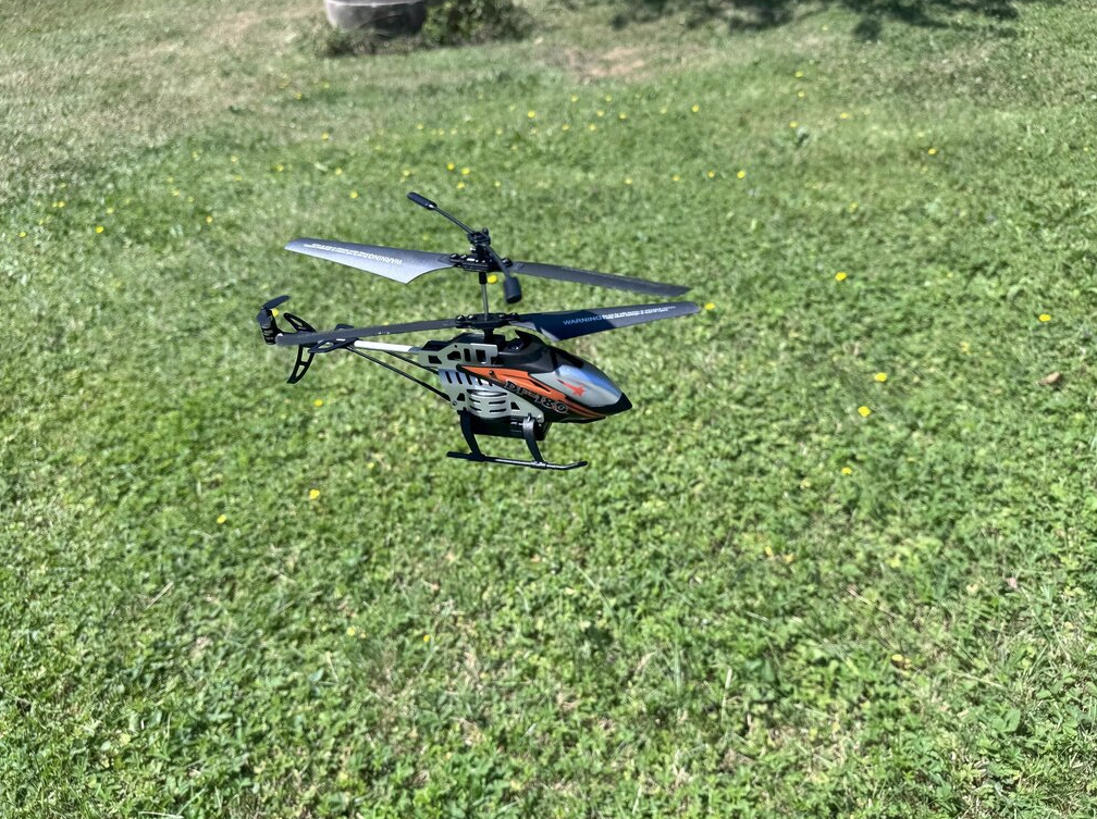 Petit Hélicoptère 180 RC DF 9630