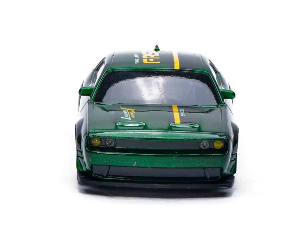 Voiture de drift E-ZEE RC 1/43 Stinger avec gyro verte - Breizh Modélisme.