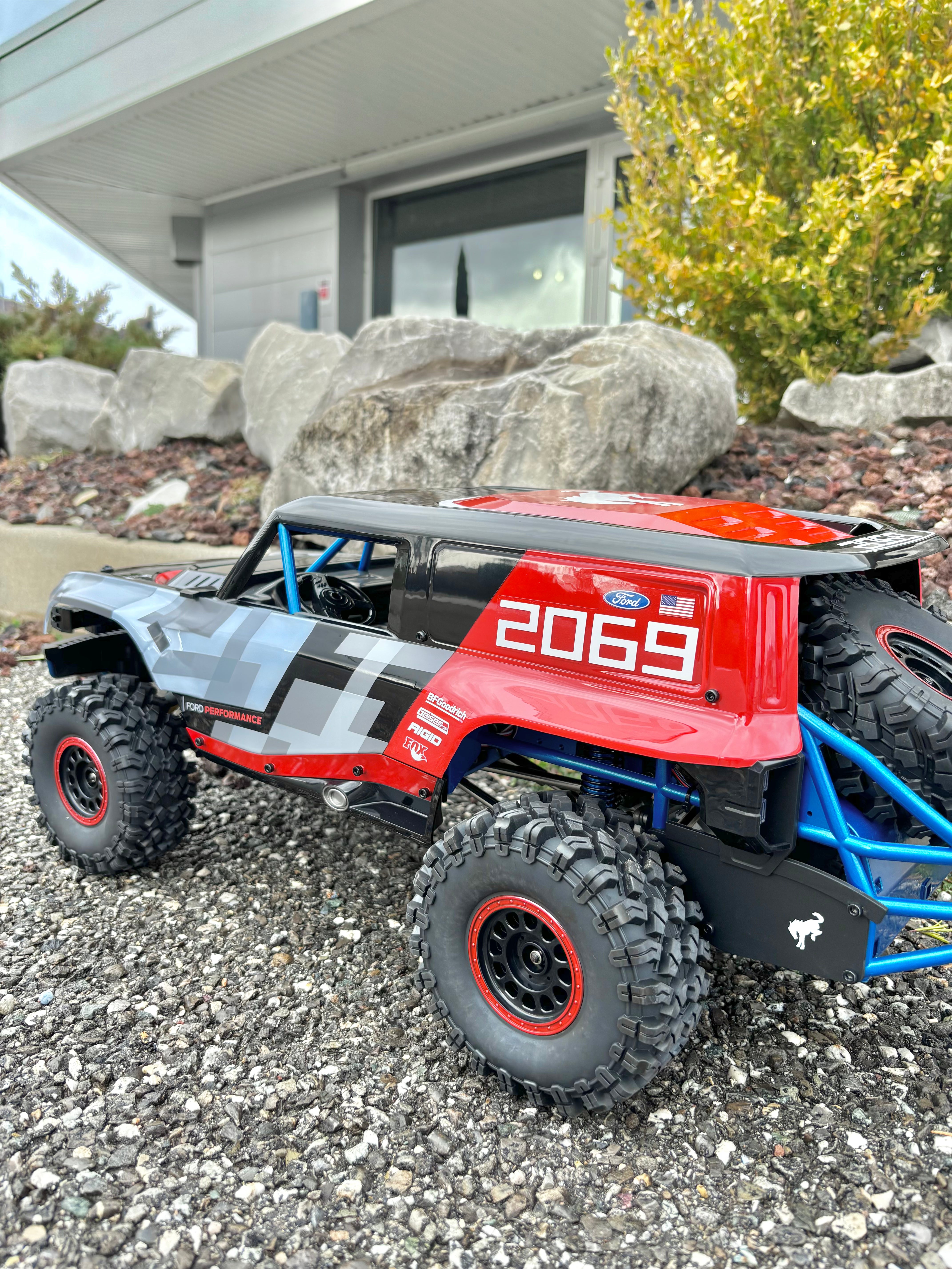 MJX Hyper GO H8P 1/8 RC Crawler Brushless Ford Bronco Baja 1000