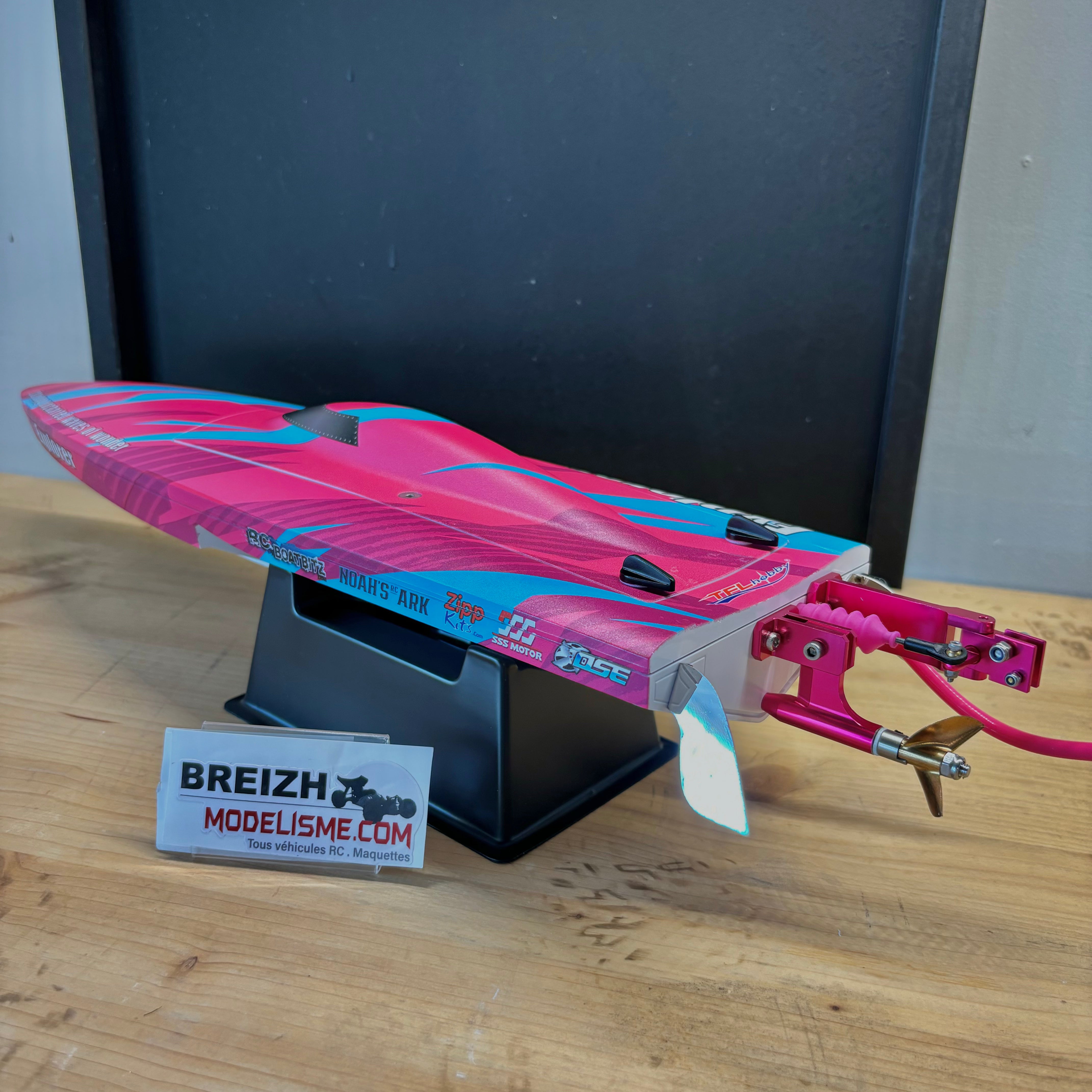 Bateau radiocommandé TFL Hobby 1158 Brushless Explorer Mono RTR - rose