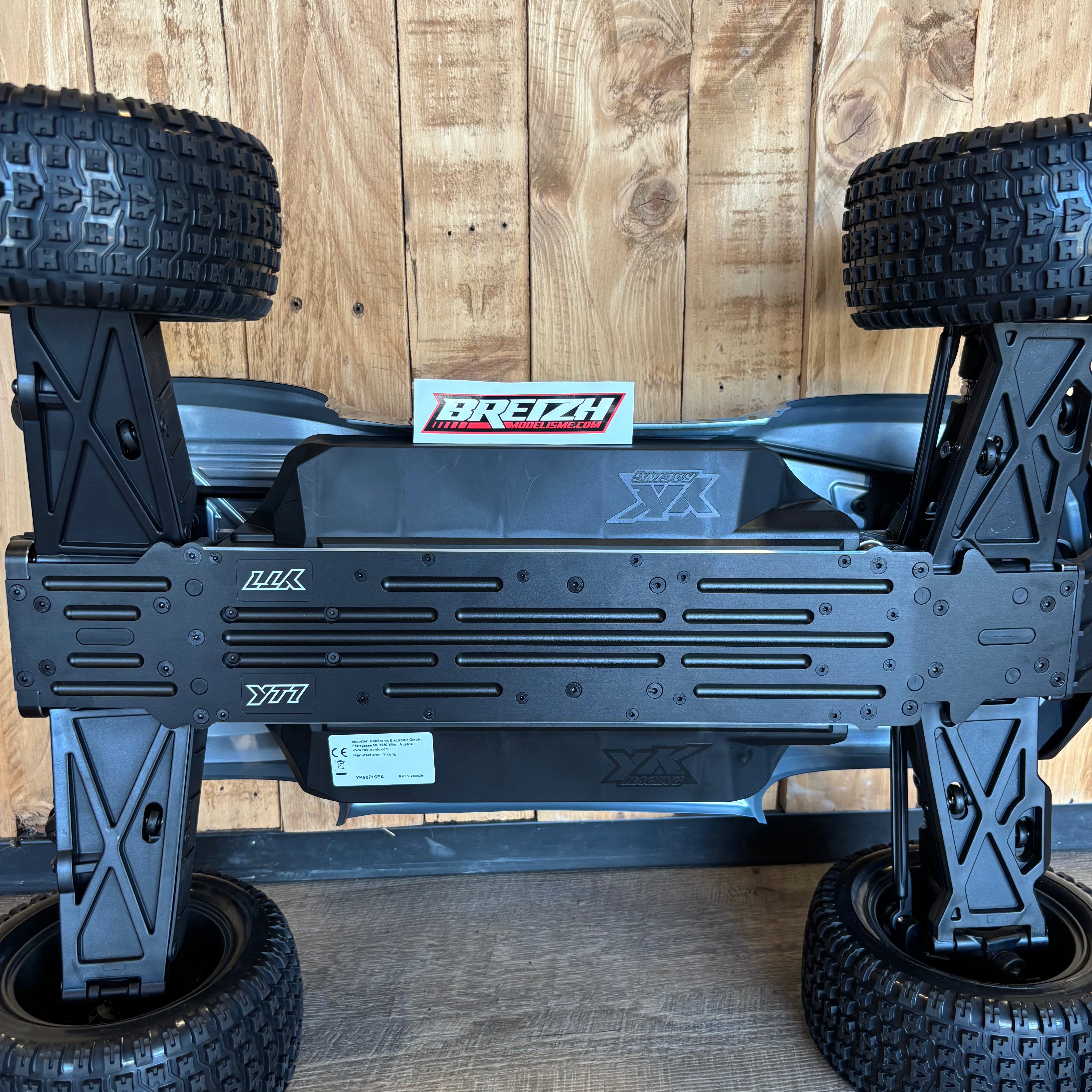 Yikong YT7 SE BATTLEMAN 1/7 Truggy 4WD Brushless Orange