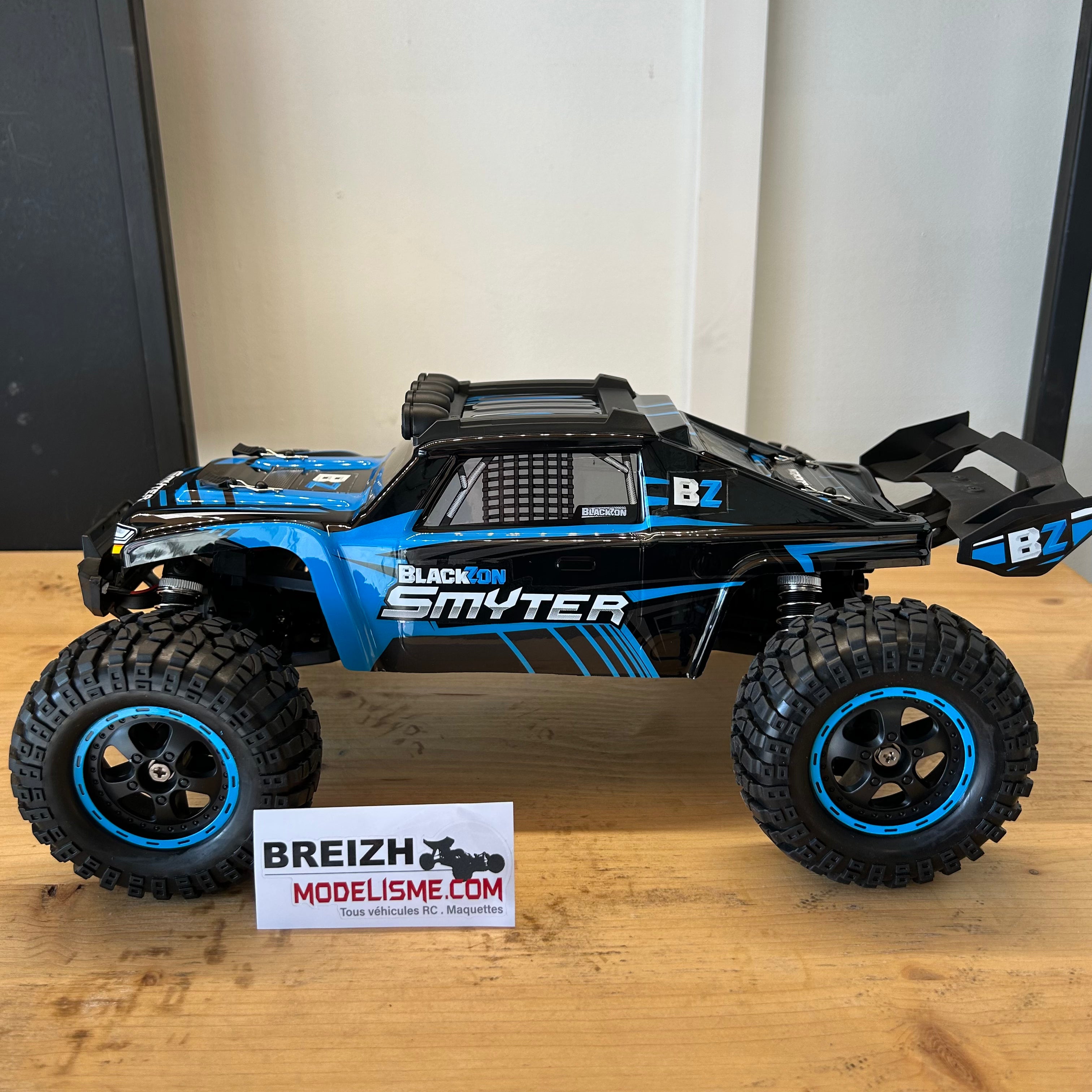Voiture RC Blackzon Smyter DT XL avec leds 540113