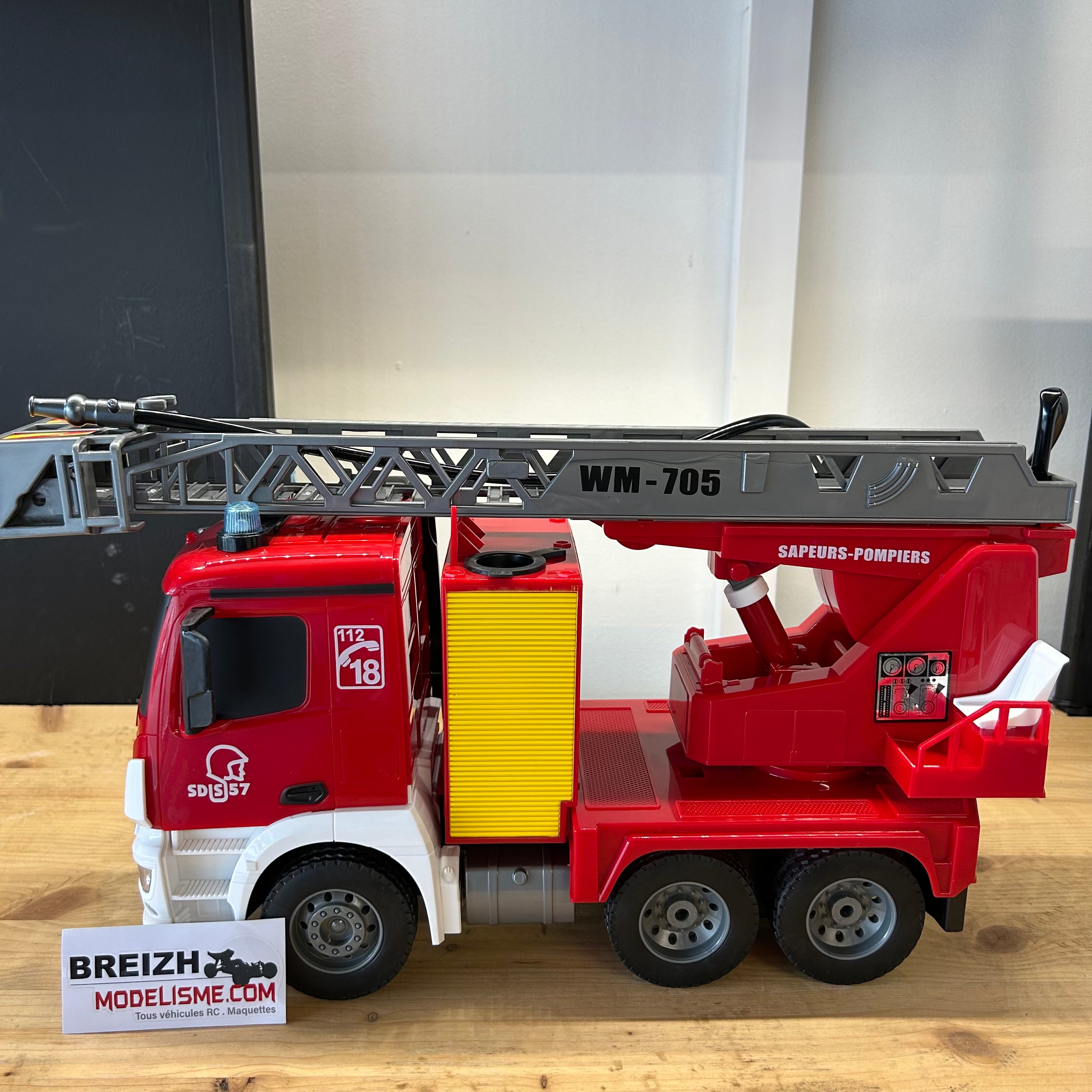 Camion de Pompiers Radiocommandé - T2M T705