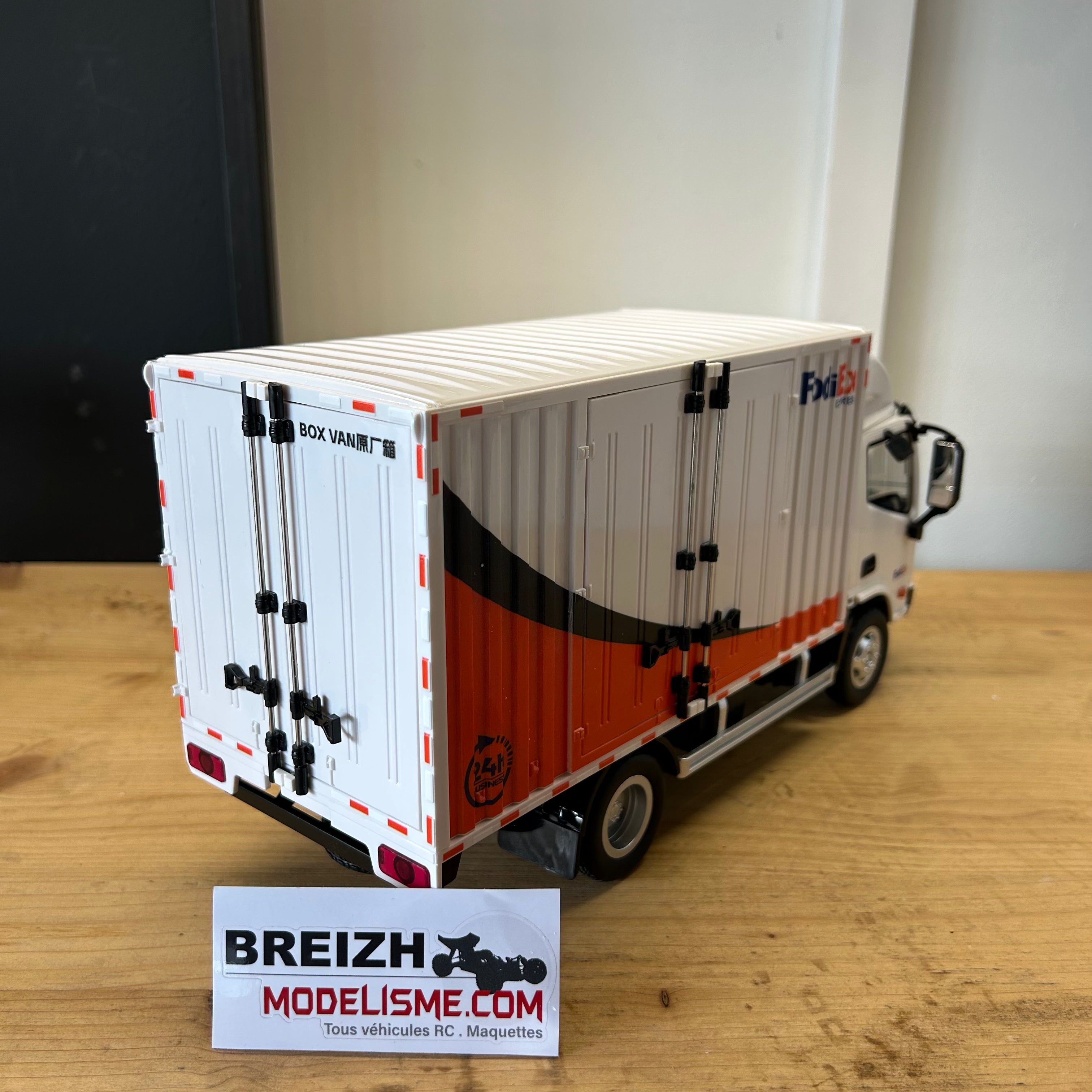 Camion de livraison radiocommandé Huina 1/18 - CY1524