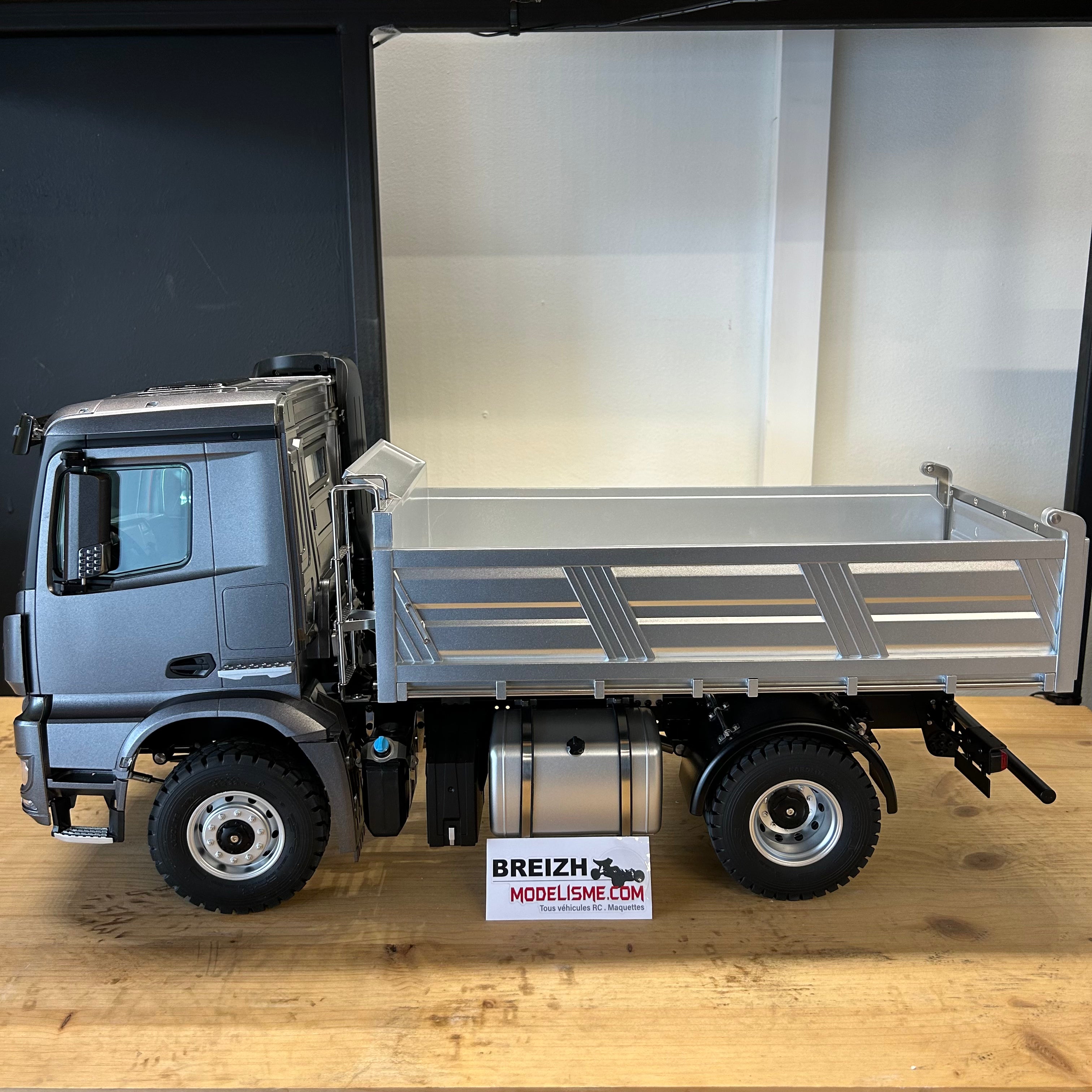FM Electrics Camion à benne en métal 4x4 Kabolite K5701 gris 1:14