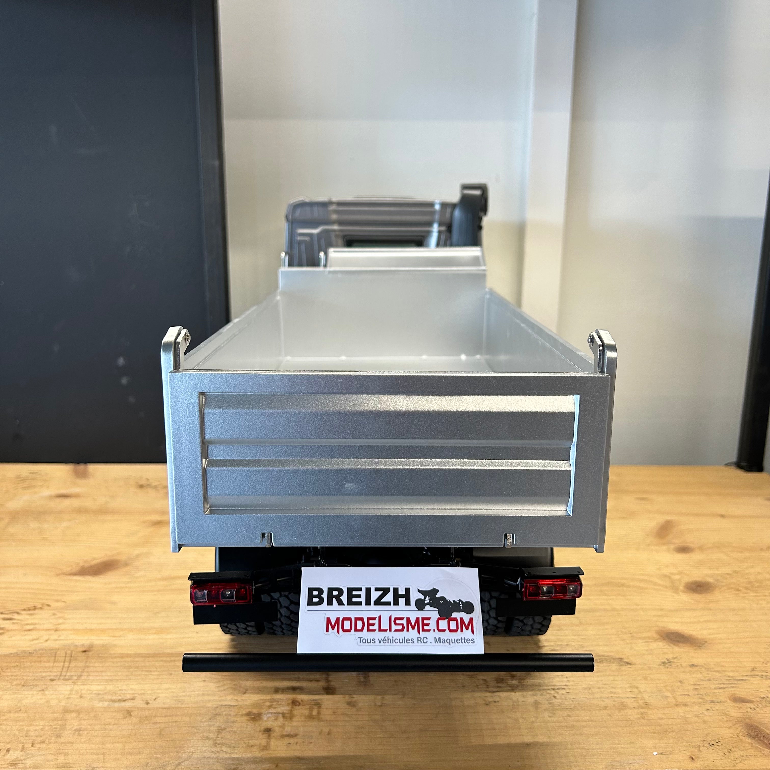 FM Electrics Camion à benne en métal 4x4 Kabolite K5701 gris 1:14