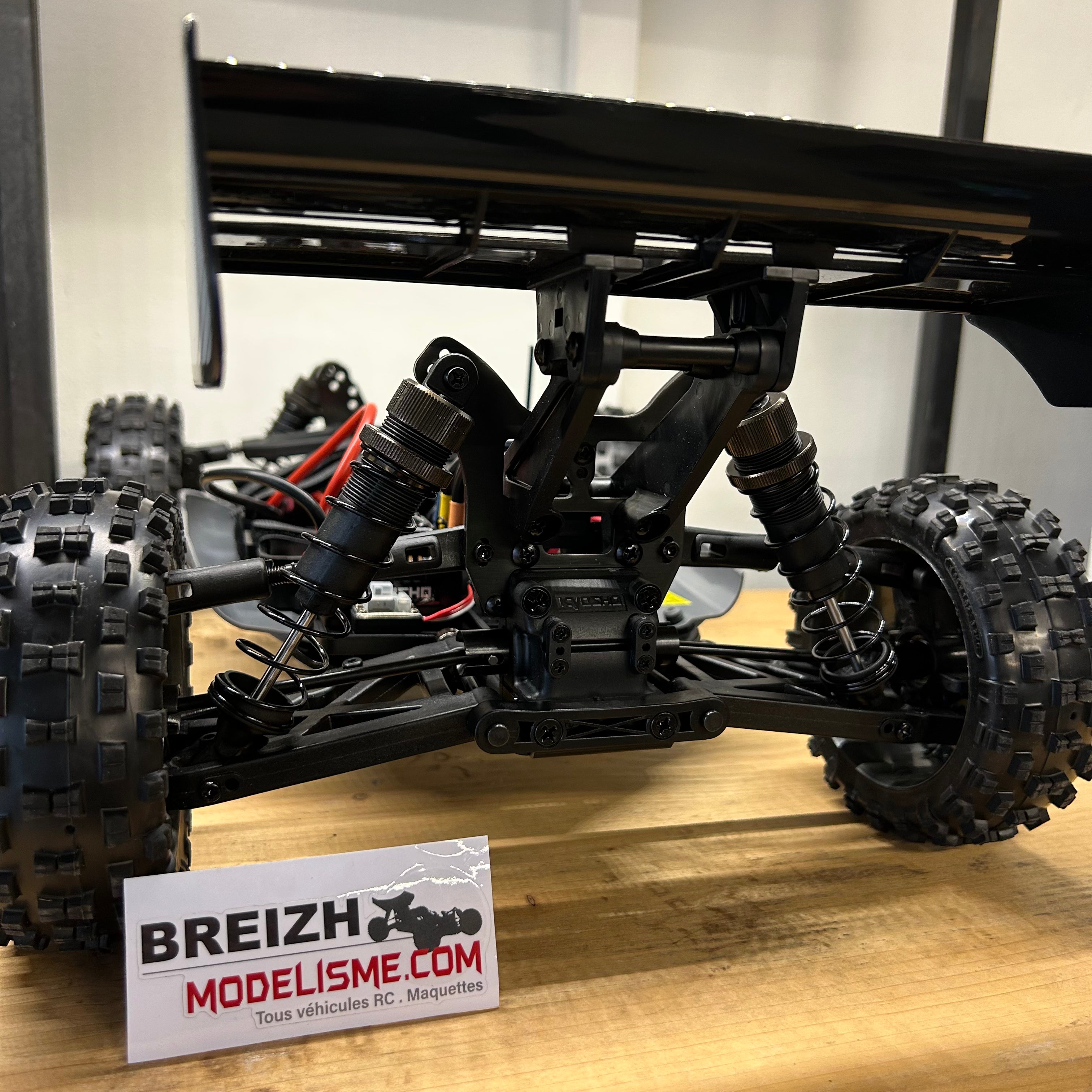Buggy Kyosho Inferno Neo brushless VE 4.0 1/8 EP RTR T1 blanc - K.34118T2B